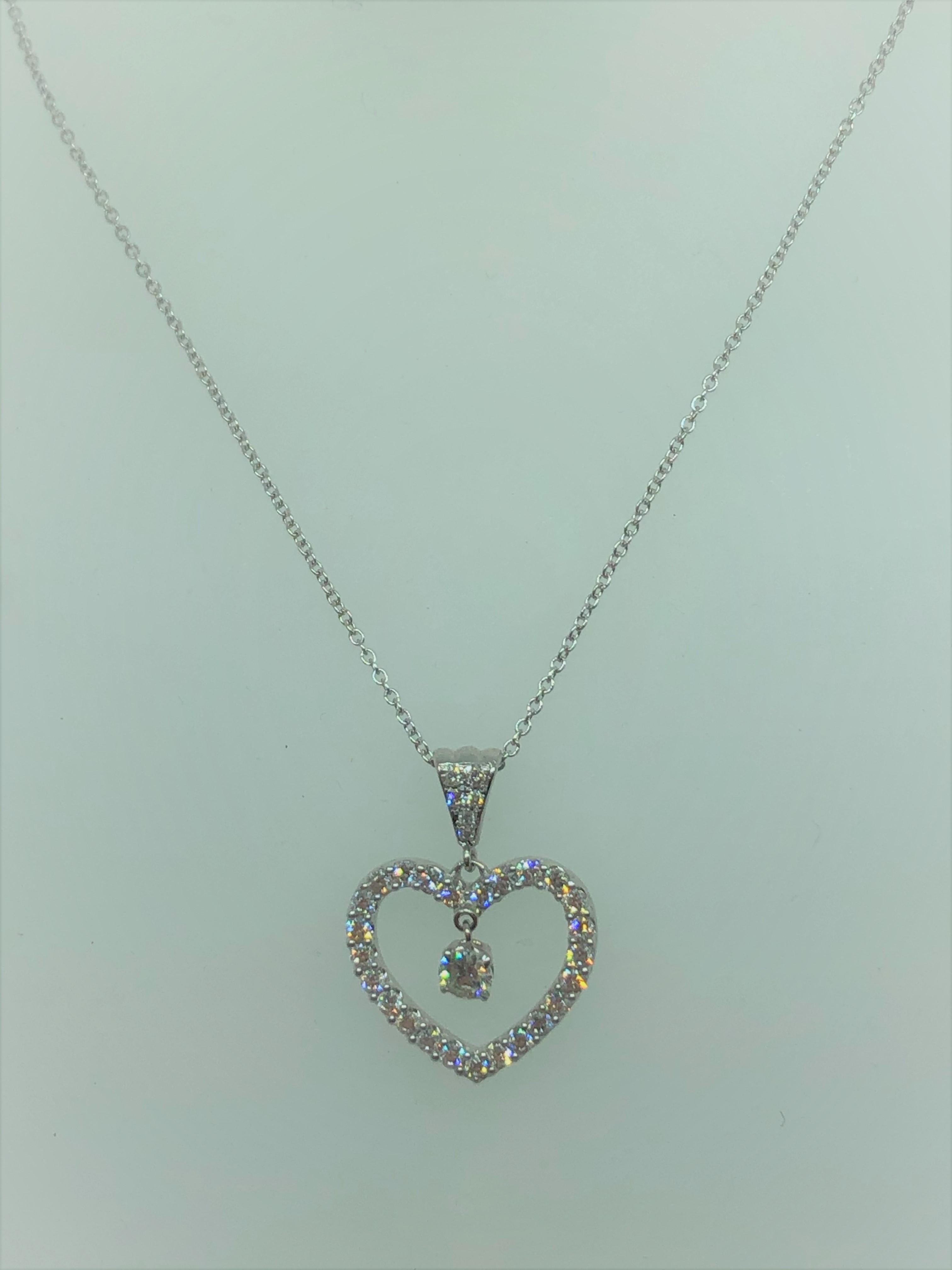 Contemporary Diamond Heart 0.89 Carats Necklace/Pendant 14K White Gold For Sale