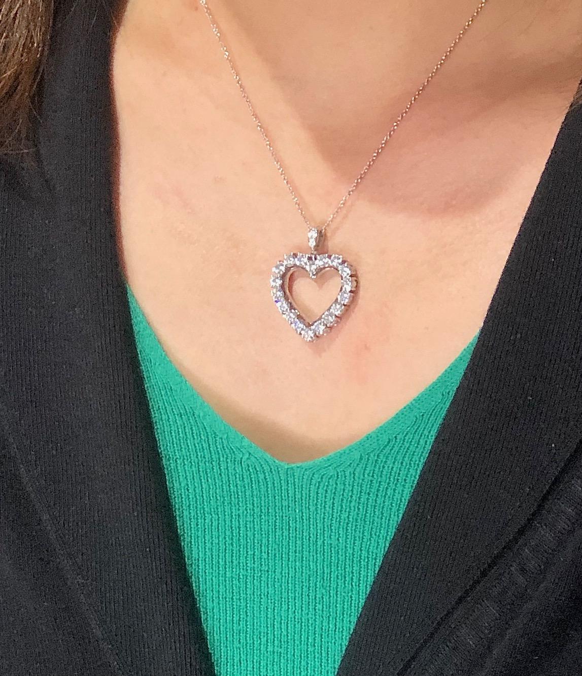 Diamond Heart 2.85 Carat Necklace/Pendant 18 Karat White Gold In New Condition In Beverly Hills, CA