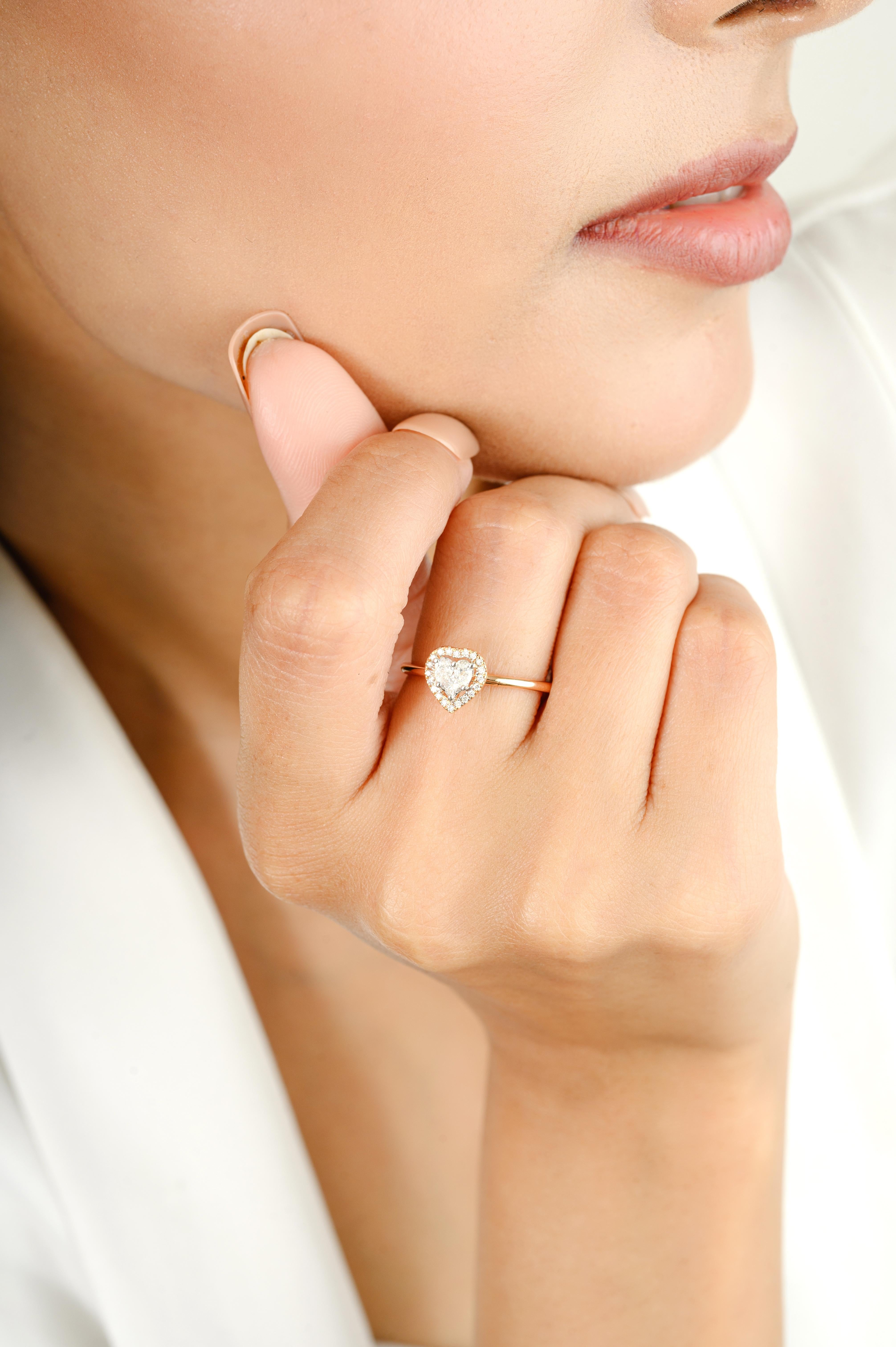 En venta: Anillo de compromiso de diamantes en racimo de corazones para mujer en oro rosa macizo de 18k  4