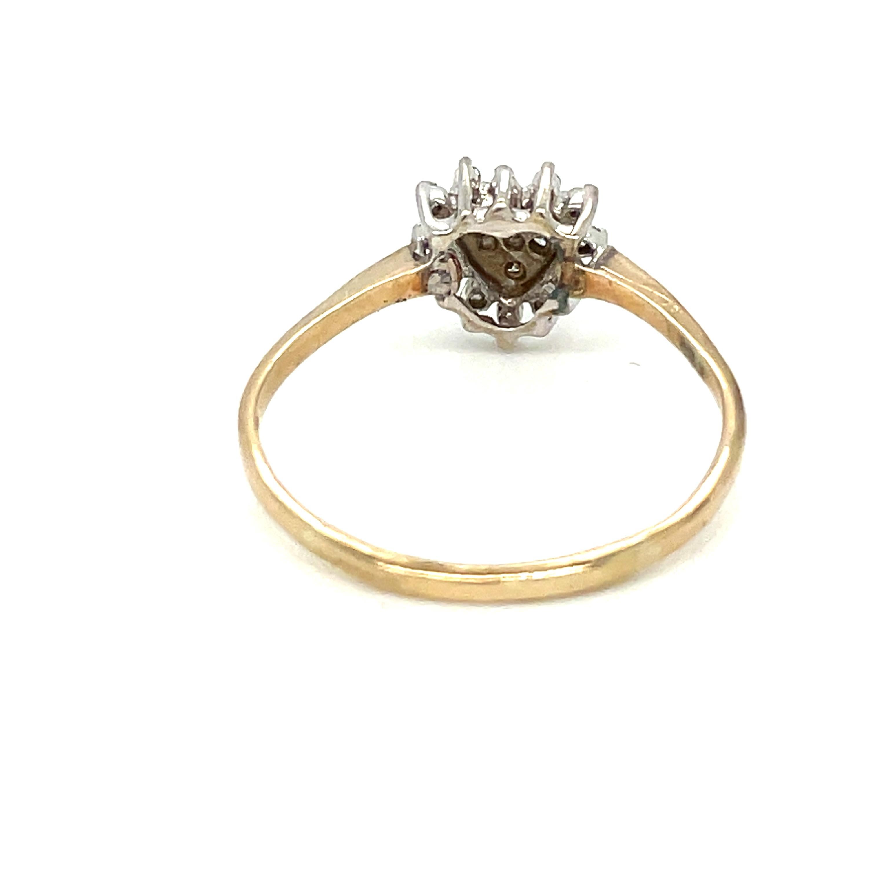 Diamant Herz Cluster Ring 10k Gelb Weißgold (Rundschliff) im Angebot