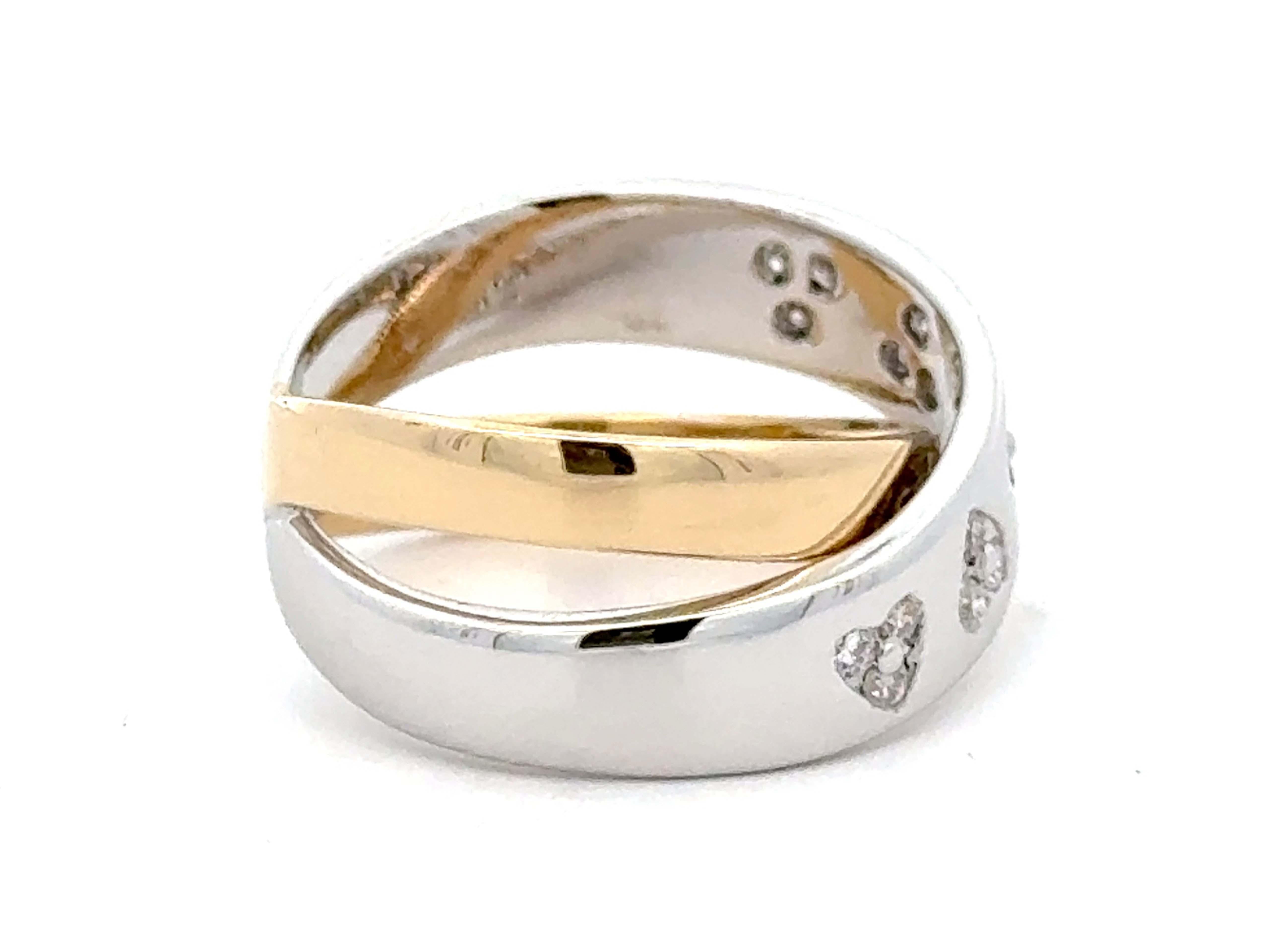 Diamond Heart Criss Cross Band Two Toned Ring 18K Yellow and White Gold In Excellent Condition For Sale In Honolulu, HI