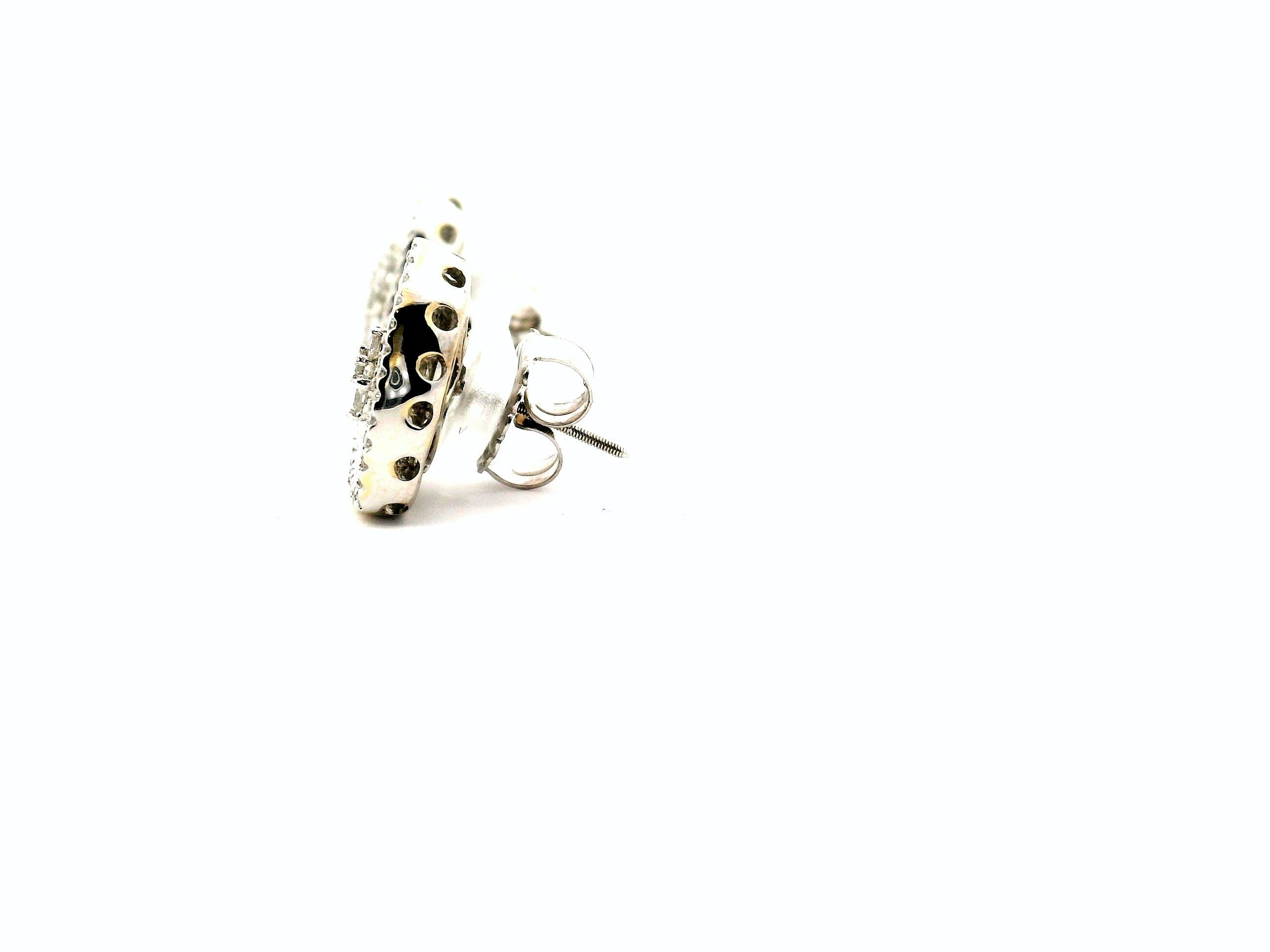 Boucles d'oreilles en forme de cœur de diamant en vente 1