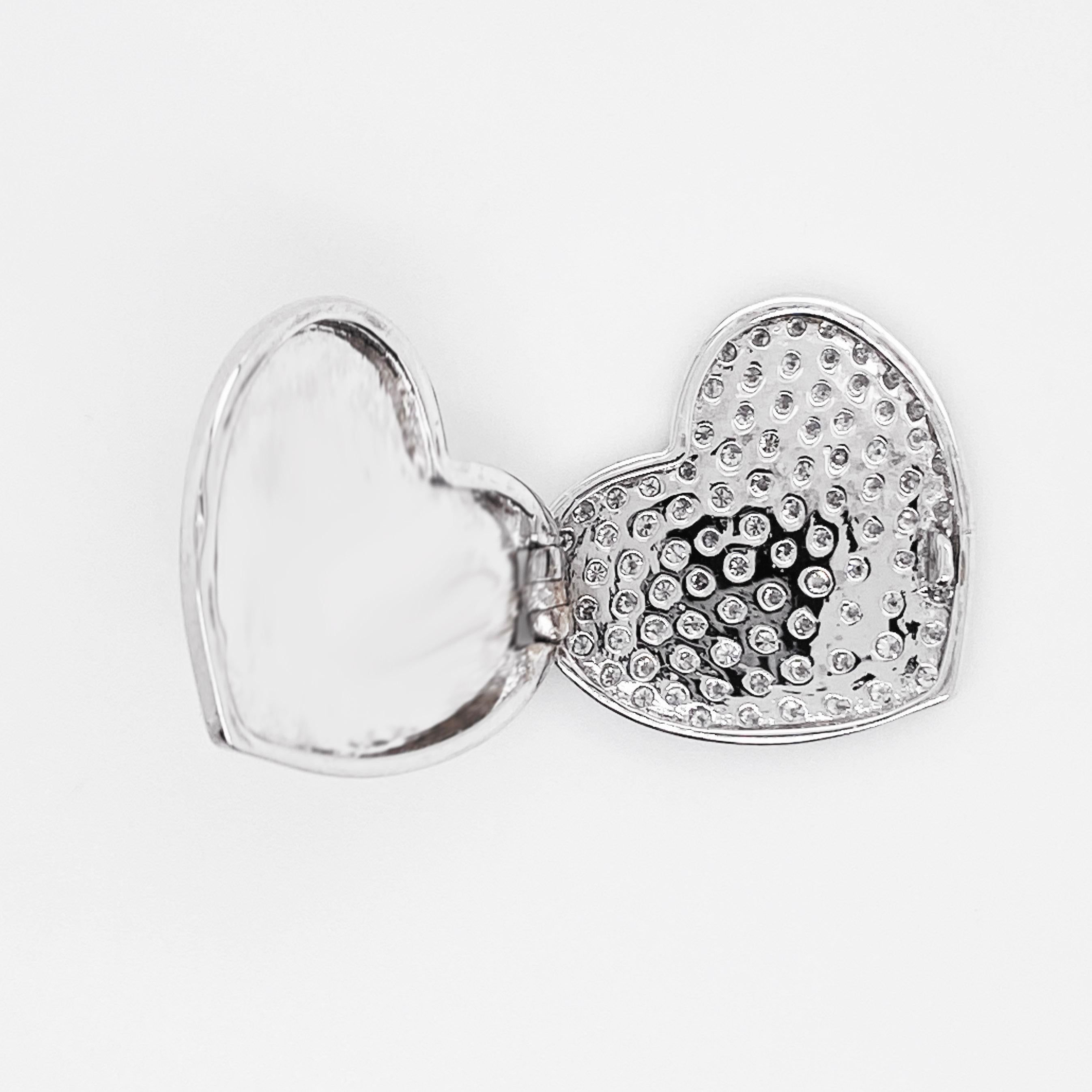 Modern Diamond Heart Locket, 18k White Gold, LV Design, Gift, Neck Mess, Photo Frame