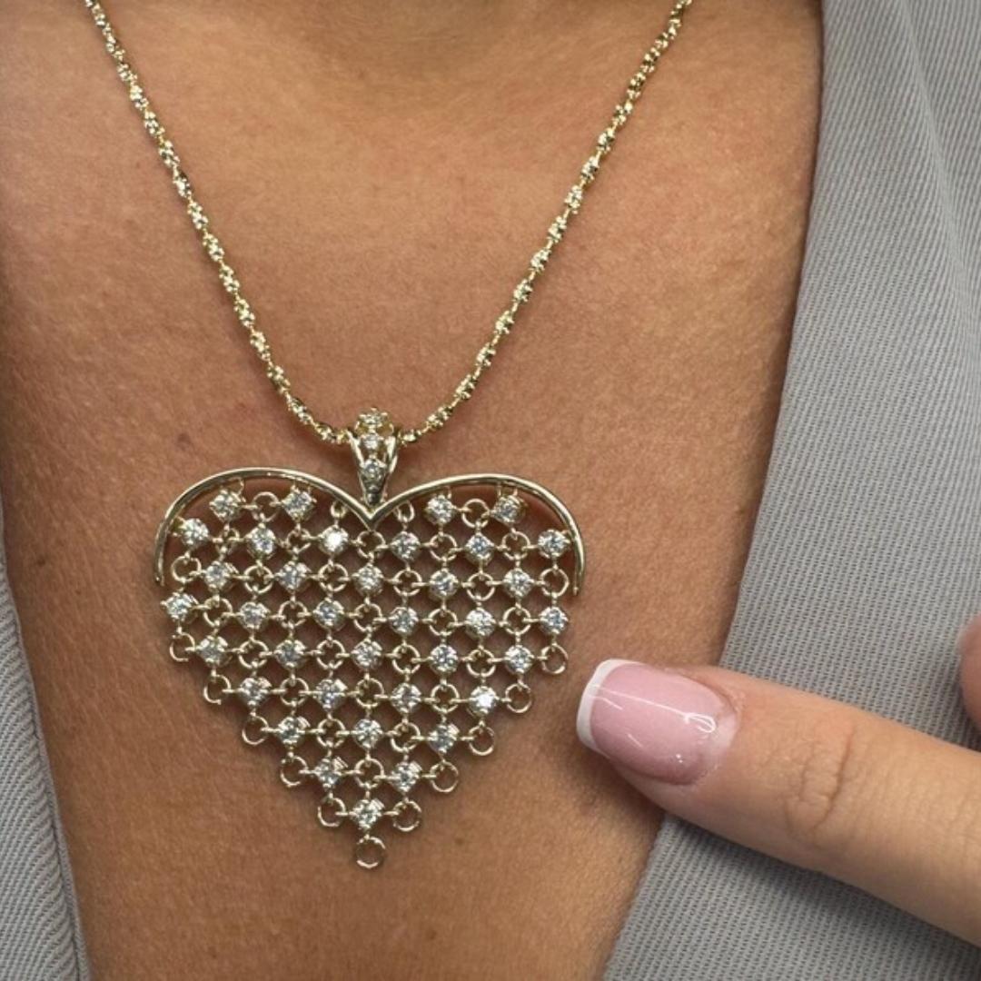 Contemporain Collier avec pendentif en forme de coeur en diamant 1.43 carats Or jaune 14 carats 14.5 Grammes en vente