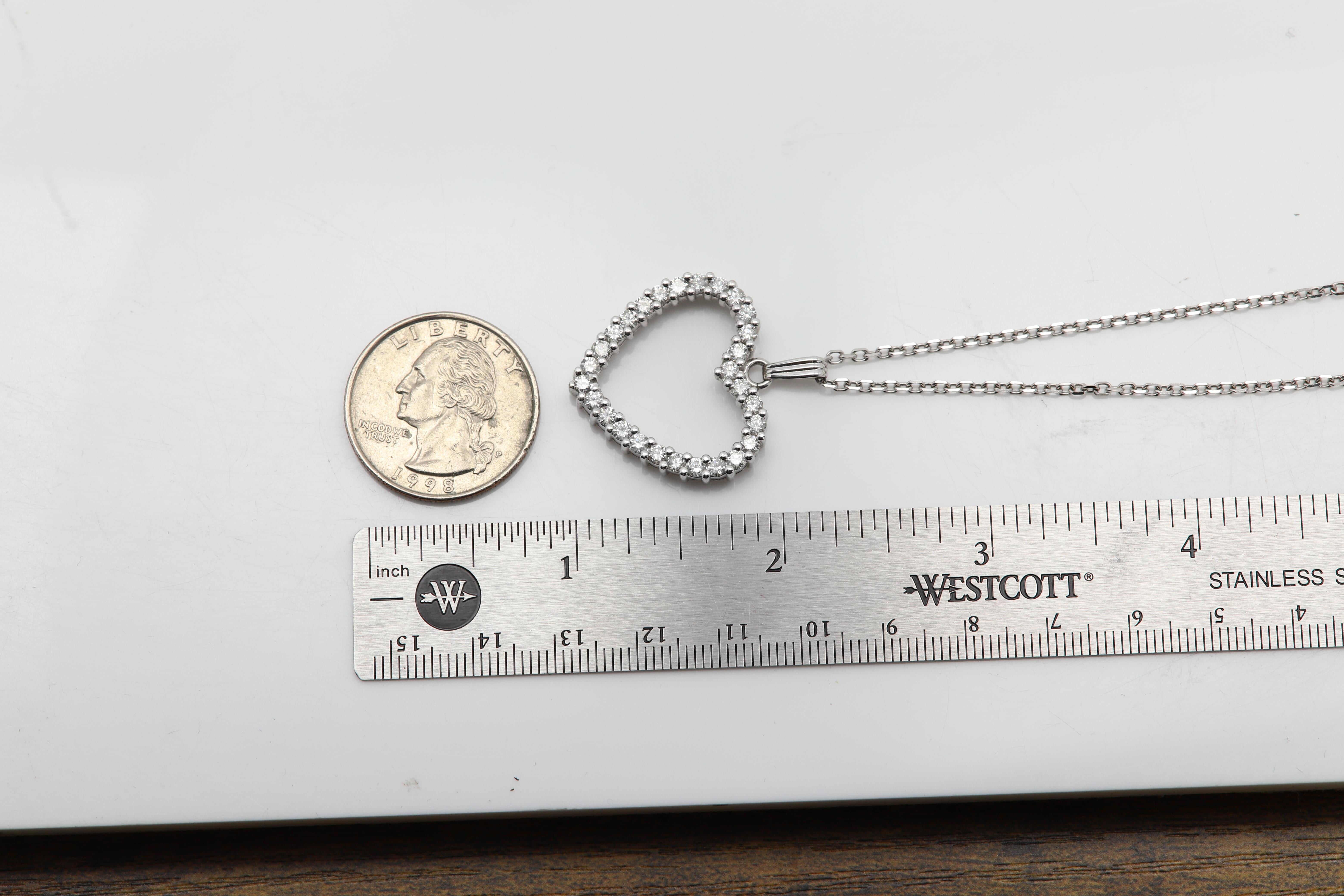 Diamond Heart Necklace 14 Karat White Gold Natural Diamonds Heart Pendant In New Condition For Sale In Brooklyn, NY