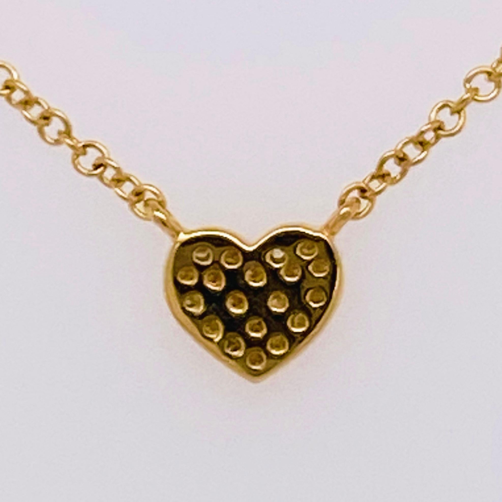 Round Cut Diamond Heart Necklace, Minimalist Design w Pave Diamond, Heart Pendant, Gold For Sale
