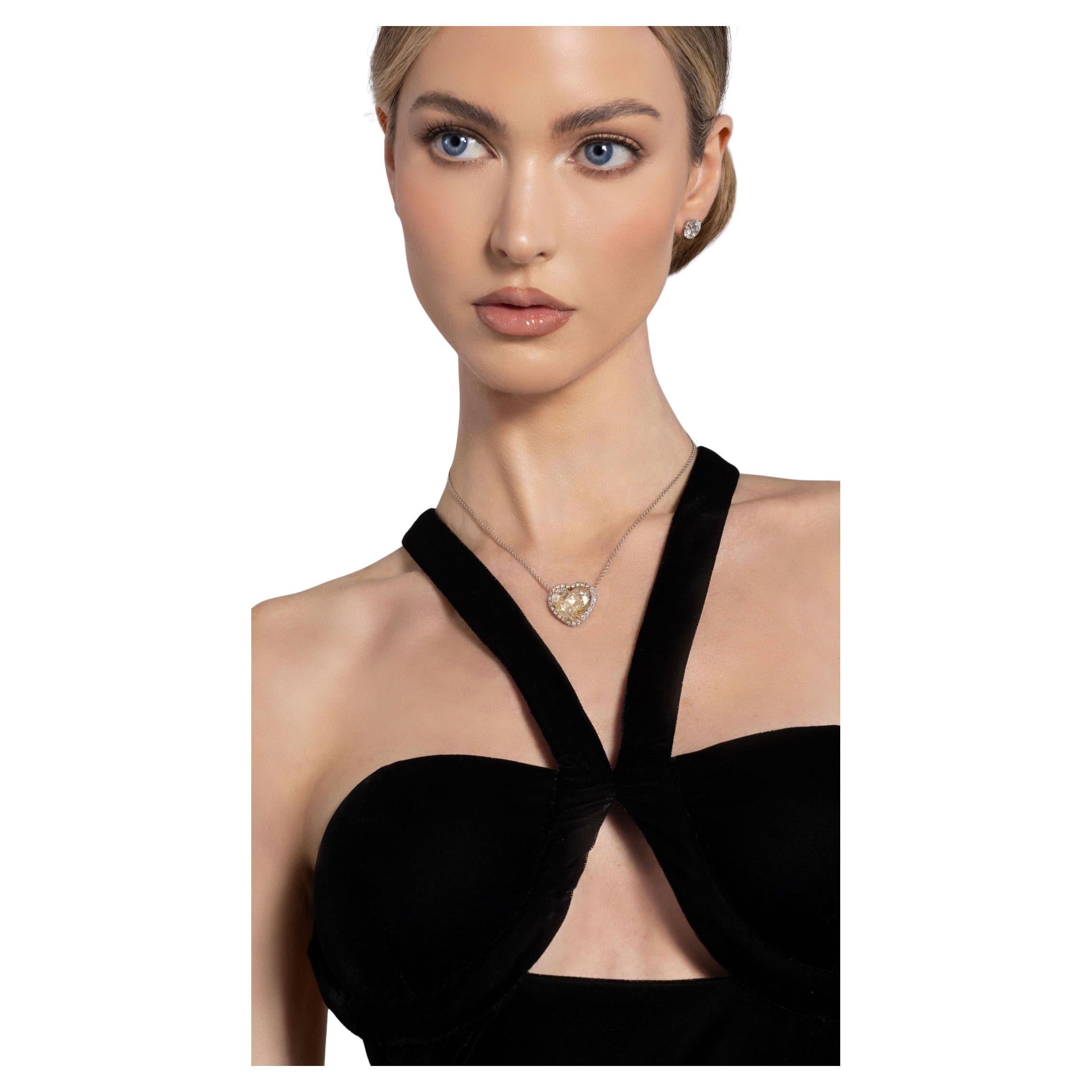 Collier à cœur de diamant en vente