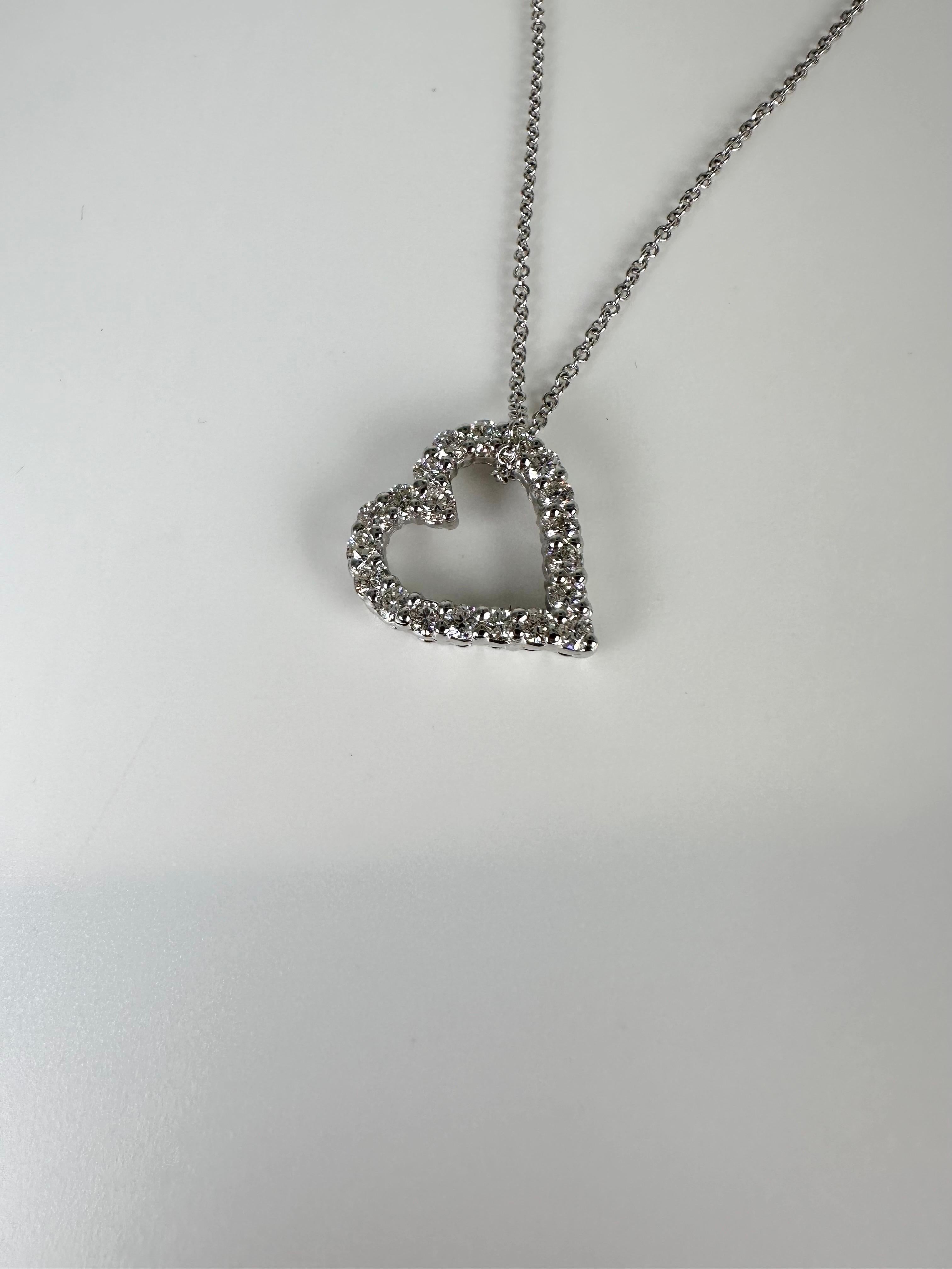 Collier cœur en diamant en or blanc 14KT, joli pendentif avec beaucoup d'éclat, très bien réalisé avec une chaîne de style moderne de 16