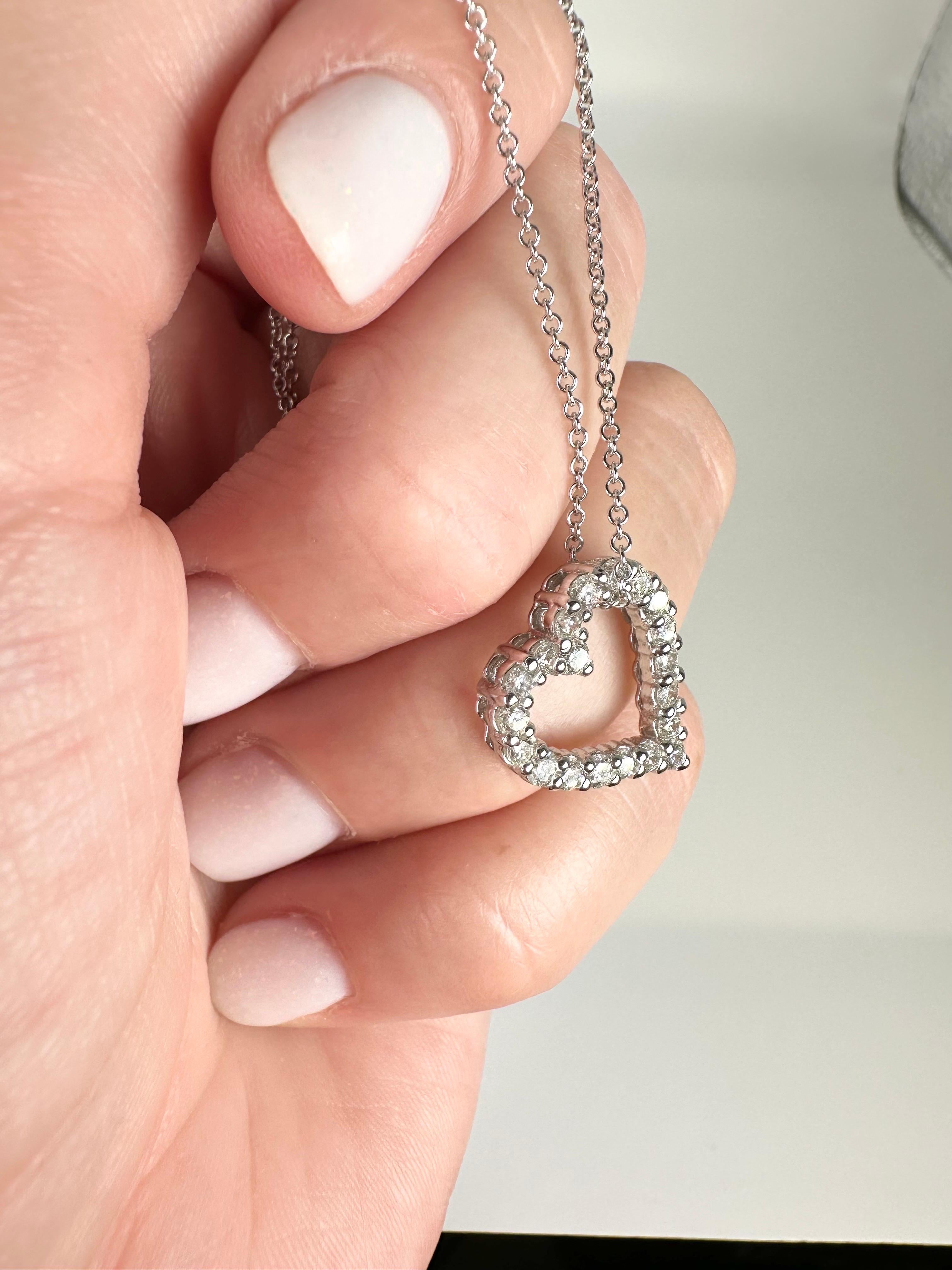 Women's or Men's Diamond Heart necklace in 14KT white gold  For Sale