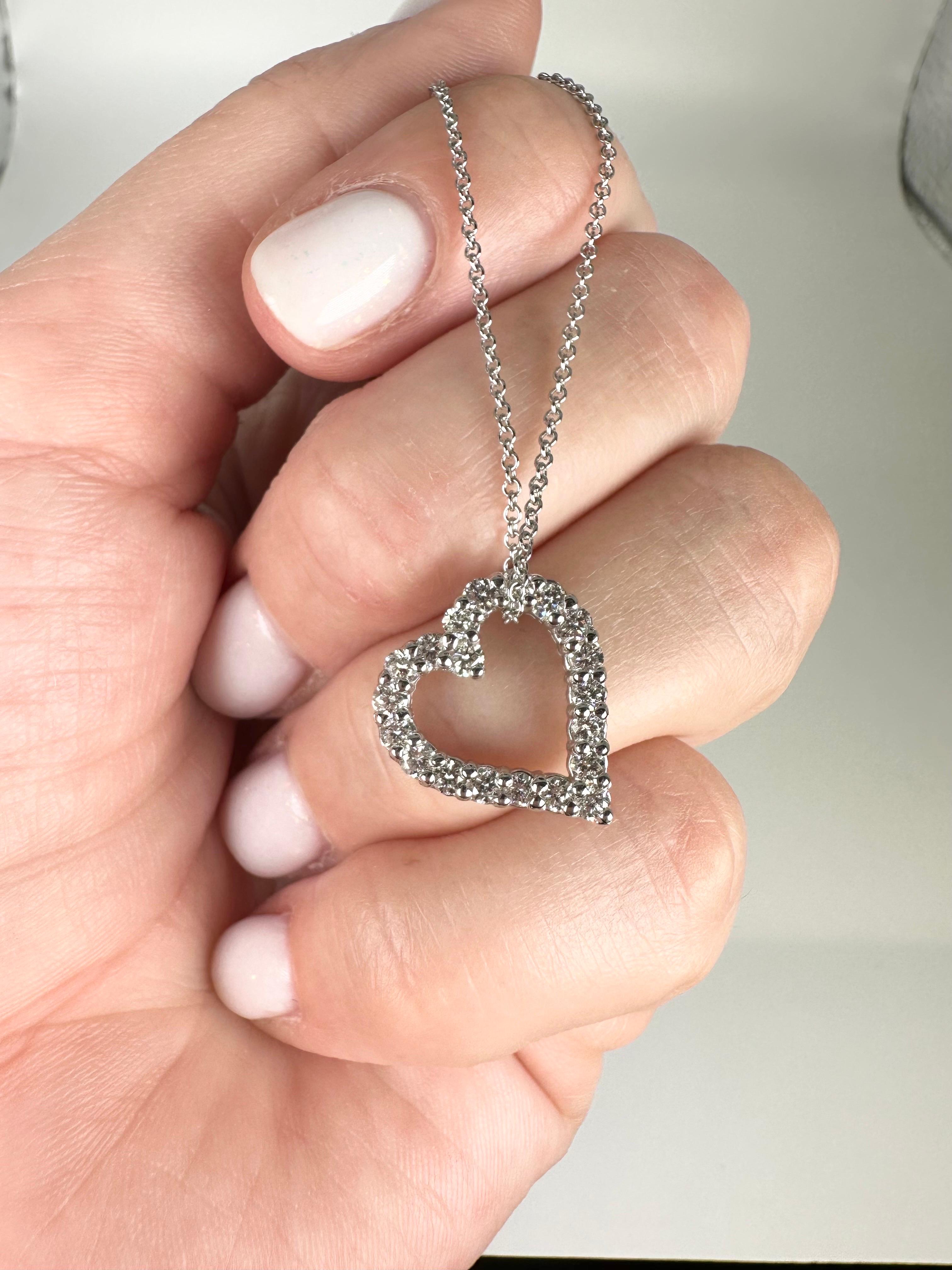 Diamond Heart necklace in 14KT white gold  For Sale 2