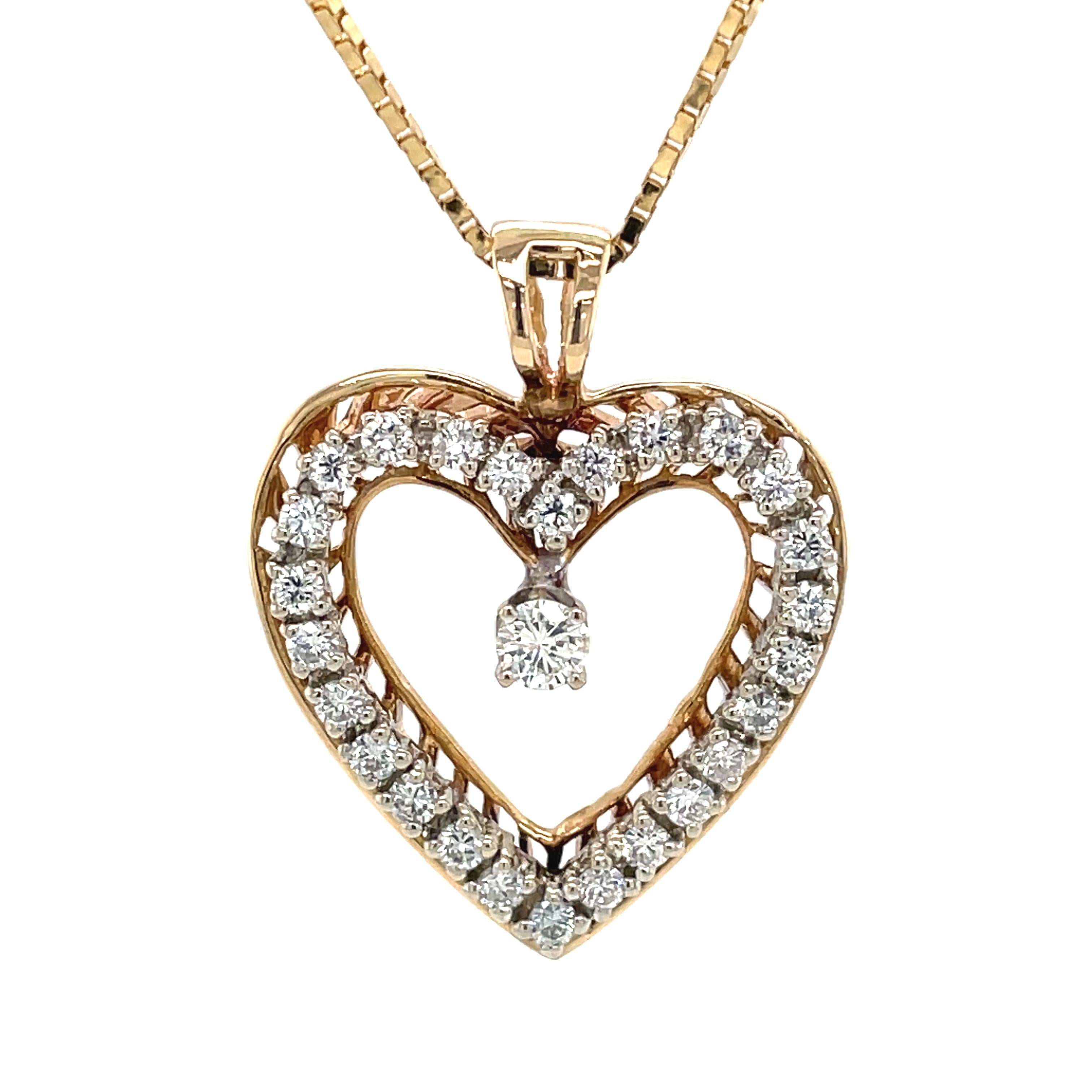 Diamond Heart Pendant 14 Karat Yellow Gold Necklace In Good Condition In Mount Kisco, NY