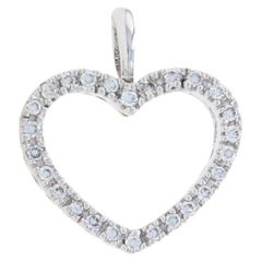 Pendentif en forme de cœur en or blanc 14 carats avec diamants taille ronde brillants de 0,12 carat