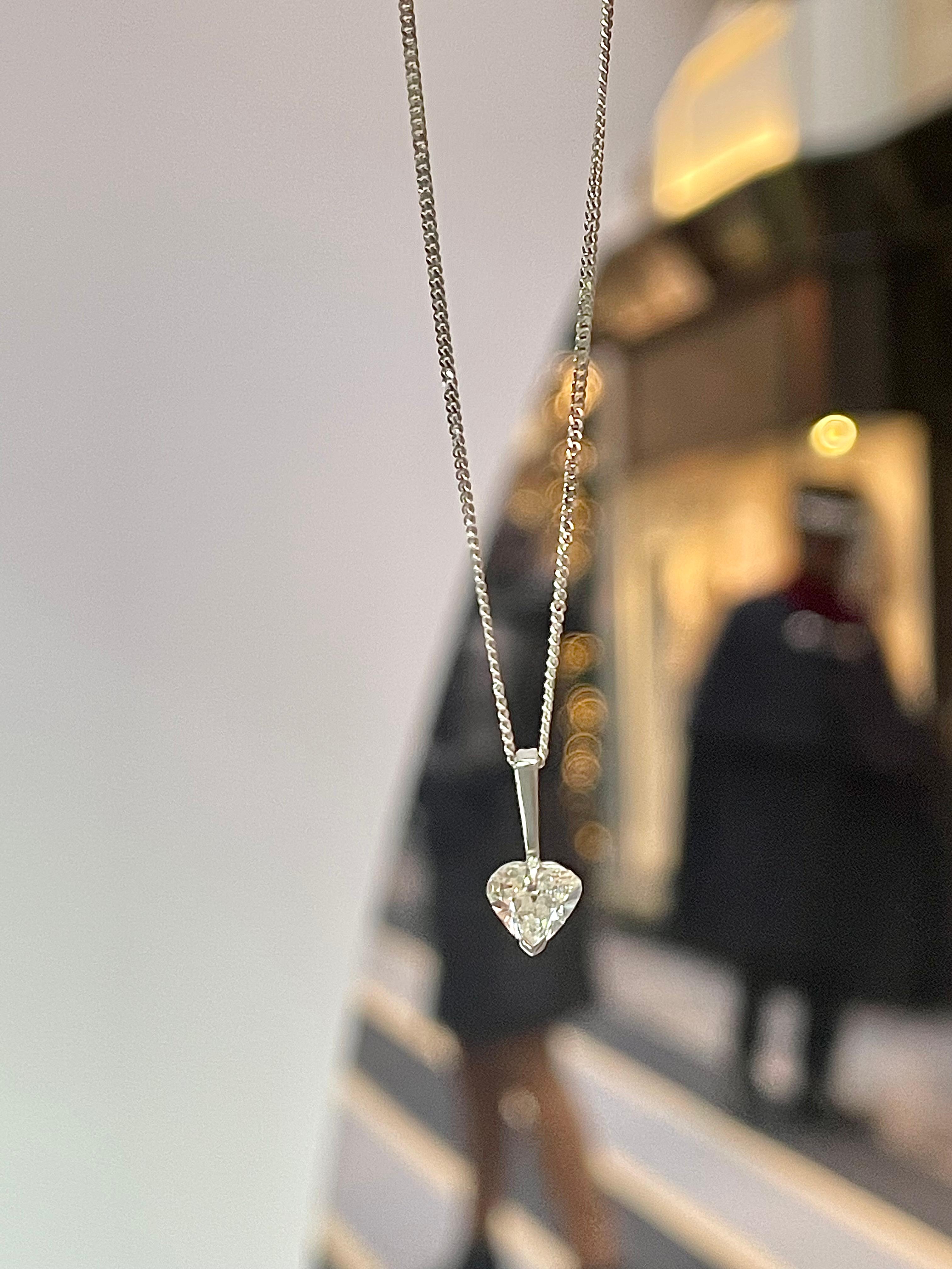 Modern Diamond Heart Pendant 18 Karat White Gold For Sale