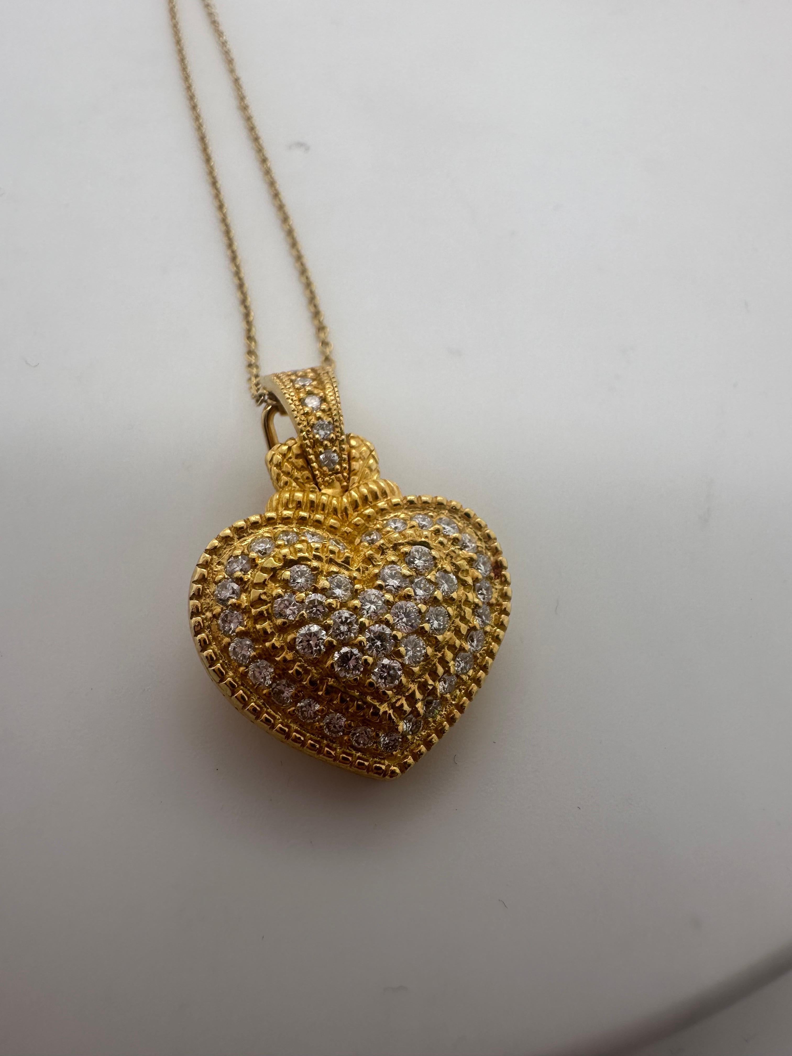 Round Cut Diamond heart pendant 18KT gold yellow gold heart love pendant For Sale
