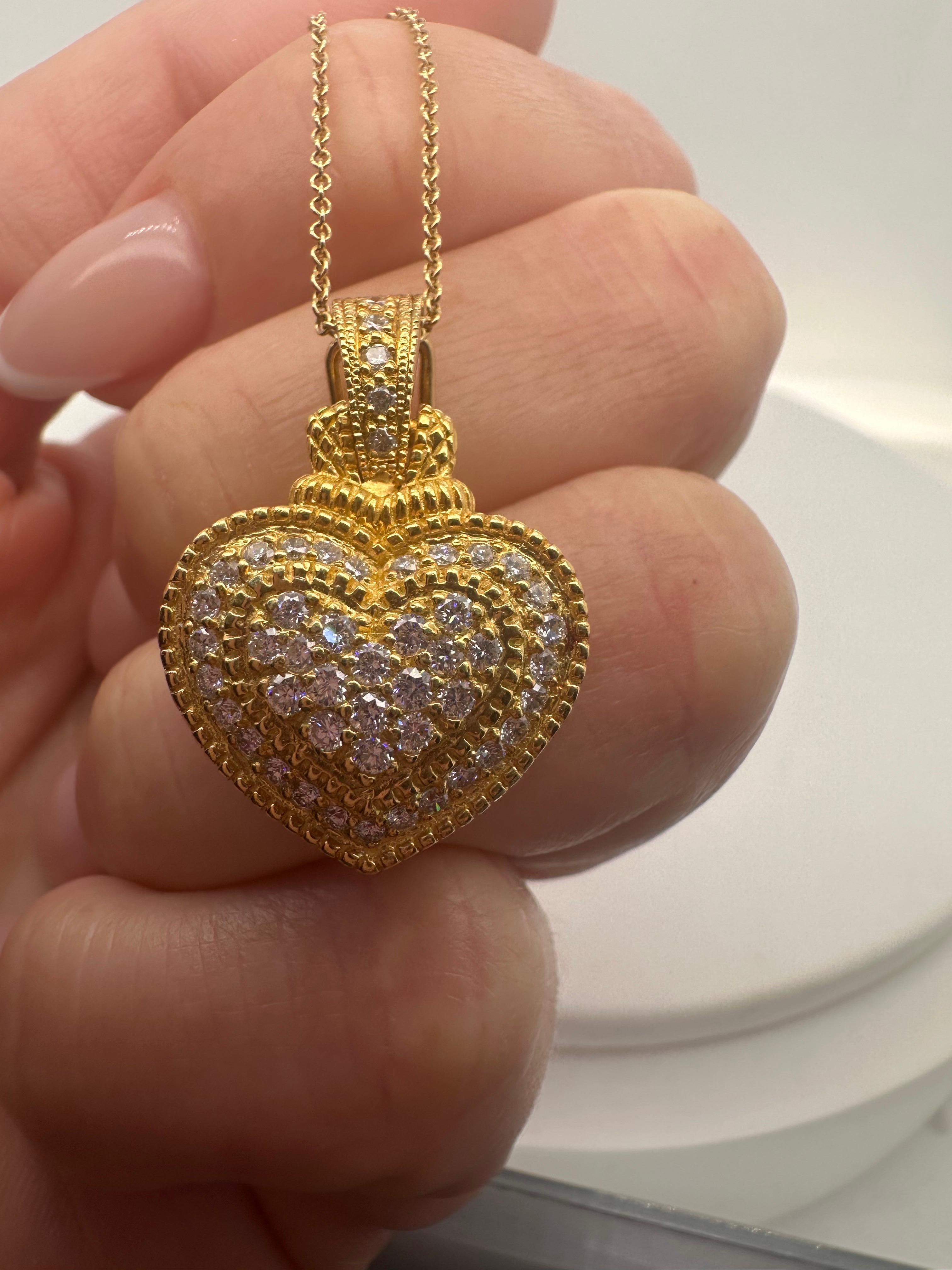 Diamond heart pendant 18KT gold yellow gold heart love pendant In New Condition For Sale In Boca Raton, FL