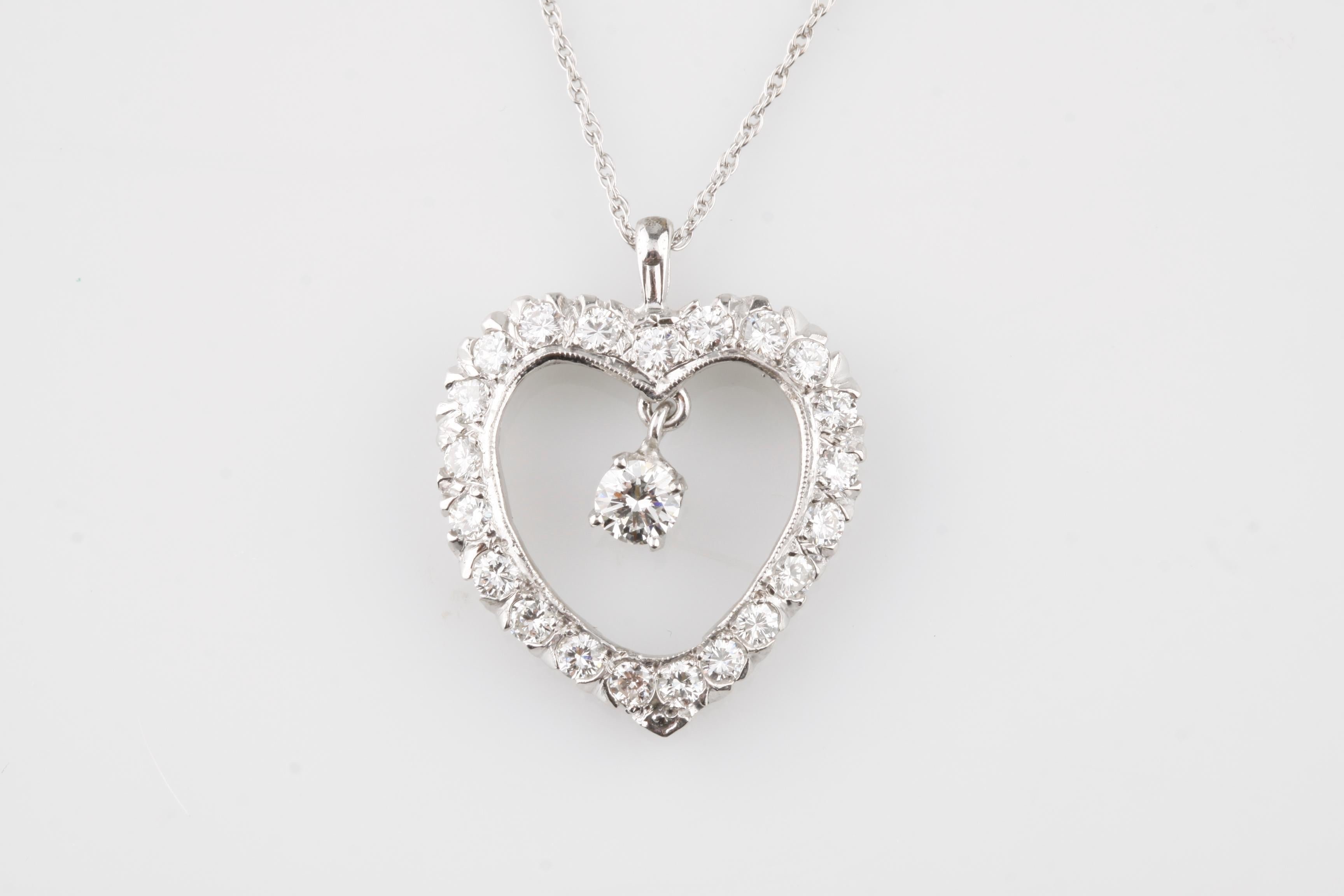 Diamond Heart Pendant Center Drop Diamond 1.55 Carat 14 Karat Gold Necklace In Excellent Condition For Sale In Sherman Oaks, CA