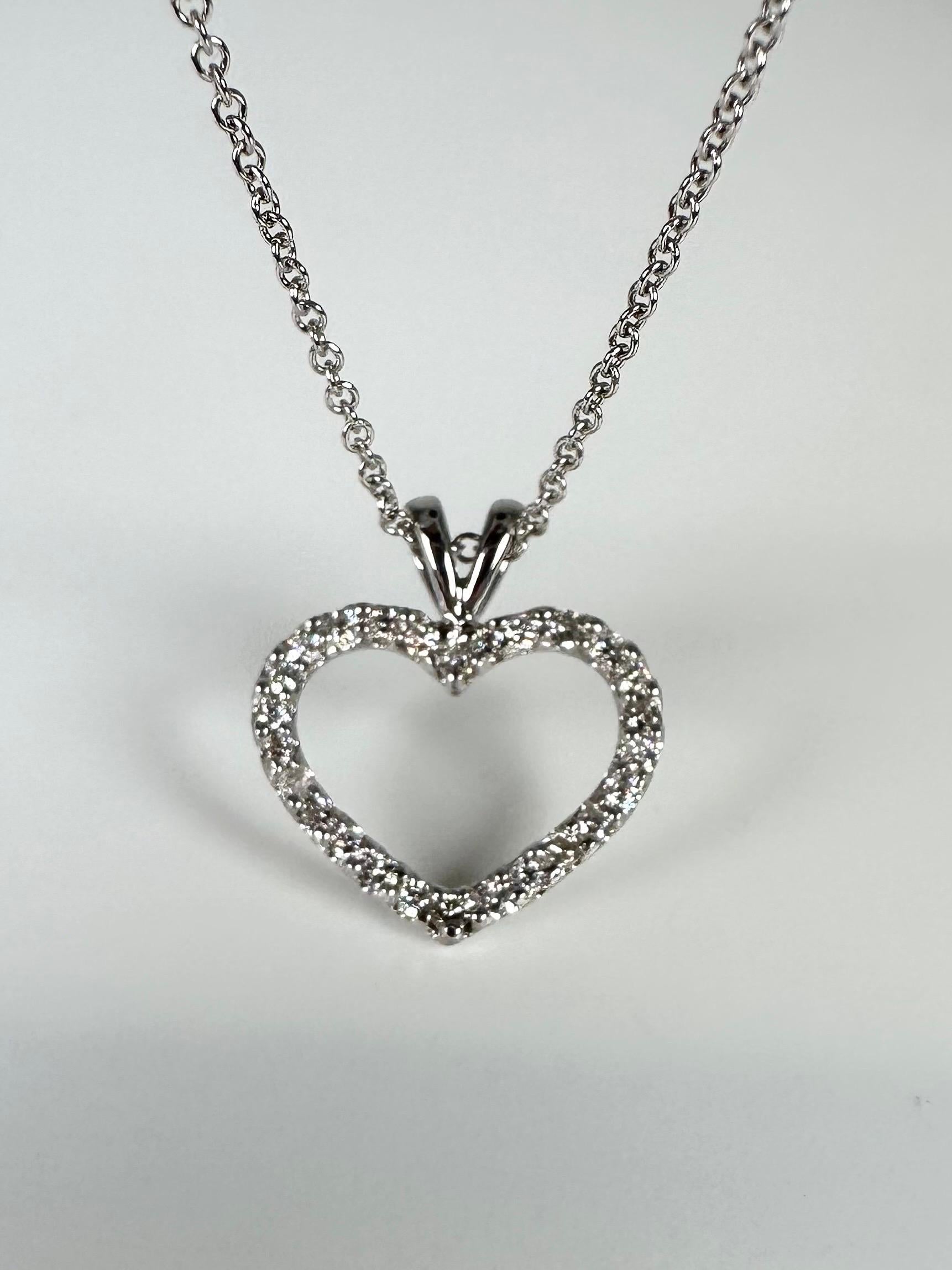 Diamond Heart Pendant Necklace 14 Karat White Gold Modern Heart Necklace In New Condition For Sale In Jupiter, FL