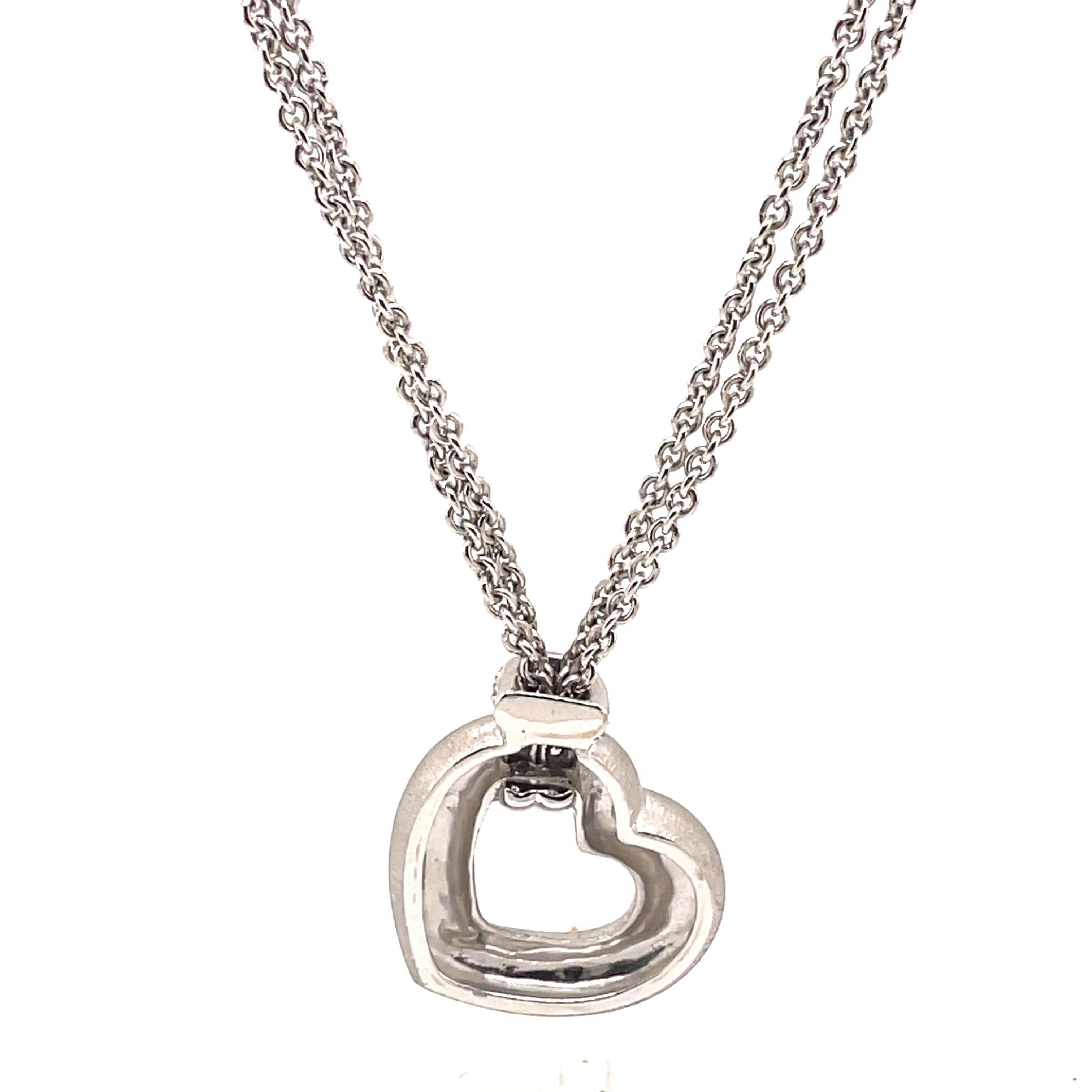 Alexander Beverly Hills Collana con ciondolo a forma di cuore con diamanti e finitura a spazzola 18k In condizioni Nuovo in vendita a BEVERLY HILLS, CA