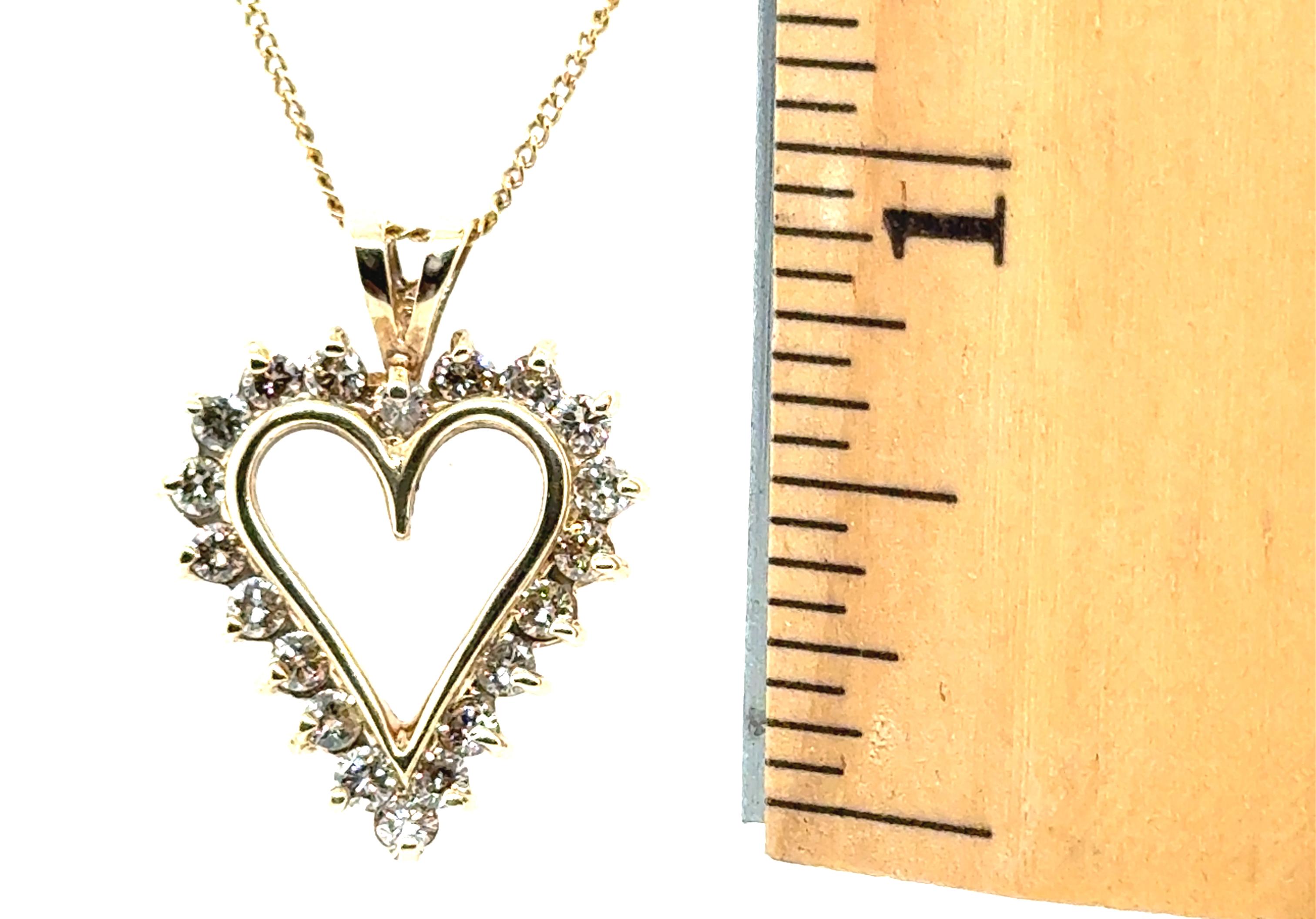 Collier pendentif cœur en diamant Natural Mined 1ct or jaune fête des mères Pour femmes en vente