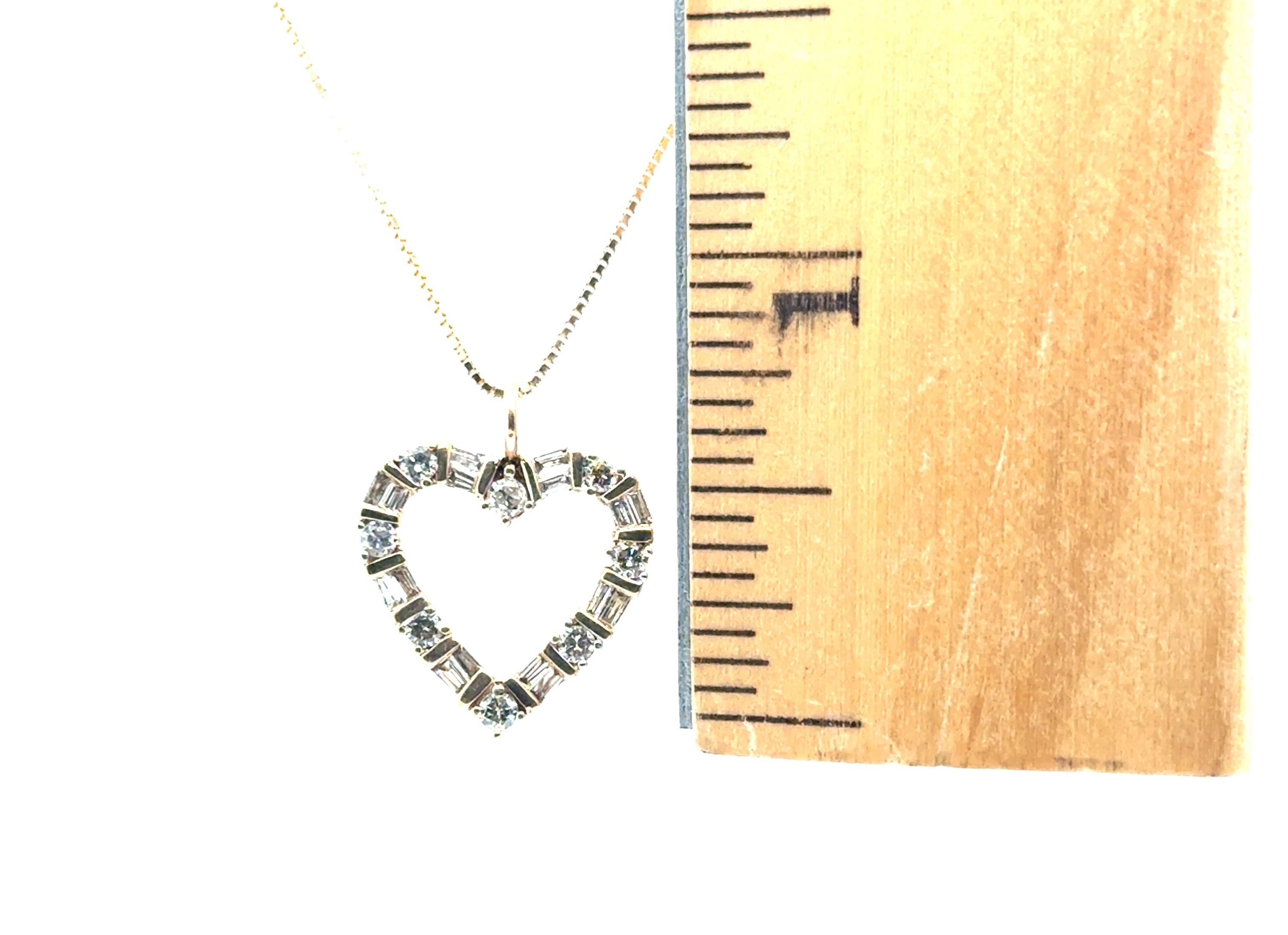 Donna Collana con ciondolo a forma di cuore con diamanti, coniati in modo naturale, da 0,75 carati per la festa della mamma in oro giallo in vendita