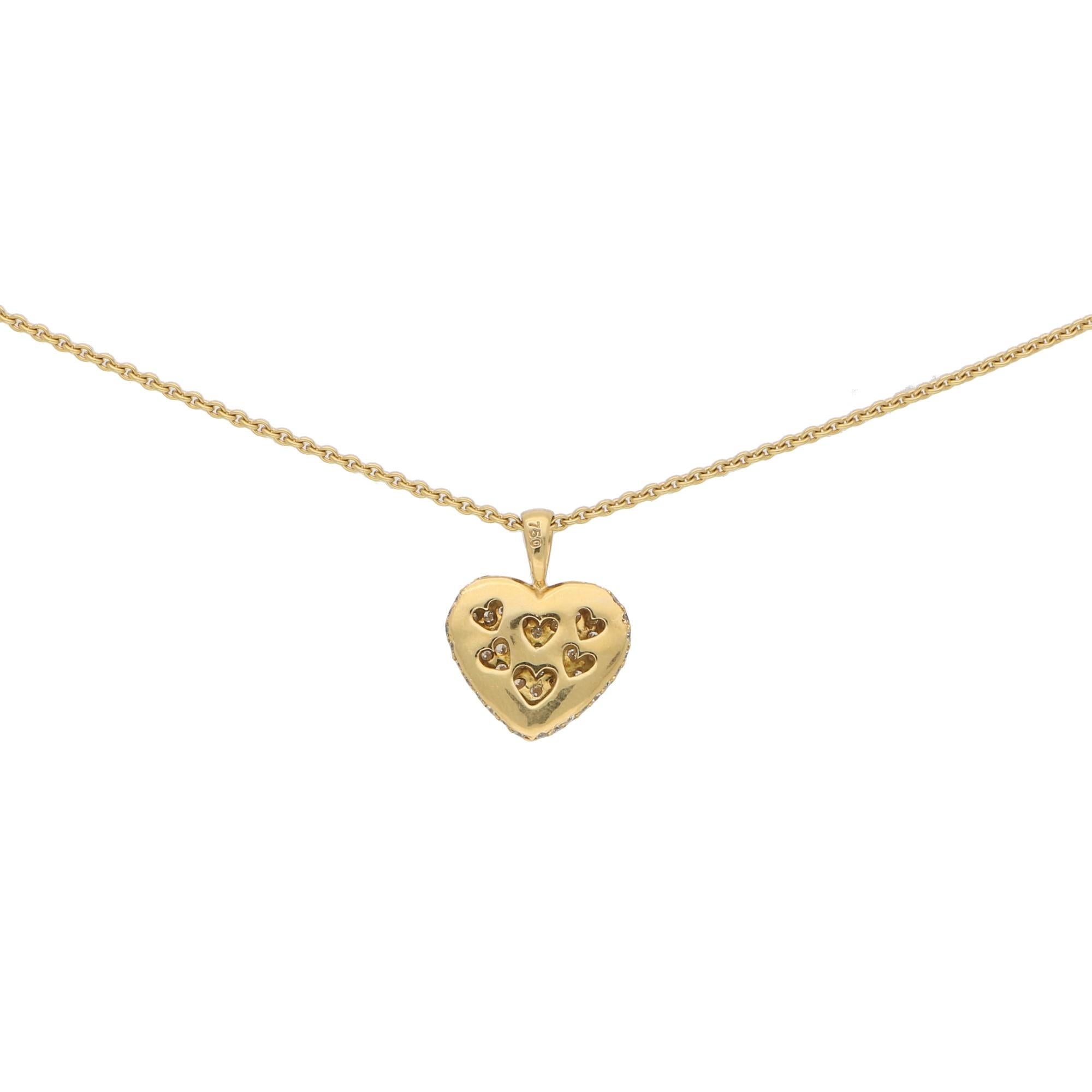 Moderne Pendentif en forme de cœur serti de diamants avec chaîne en or jaune 18 carats en vente