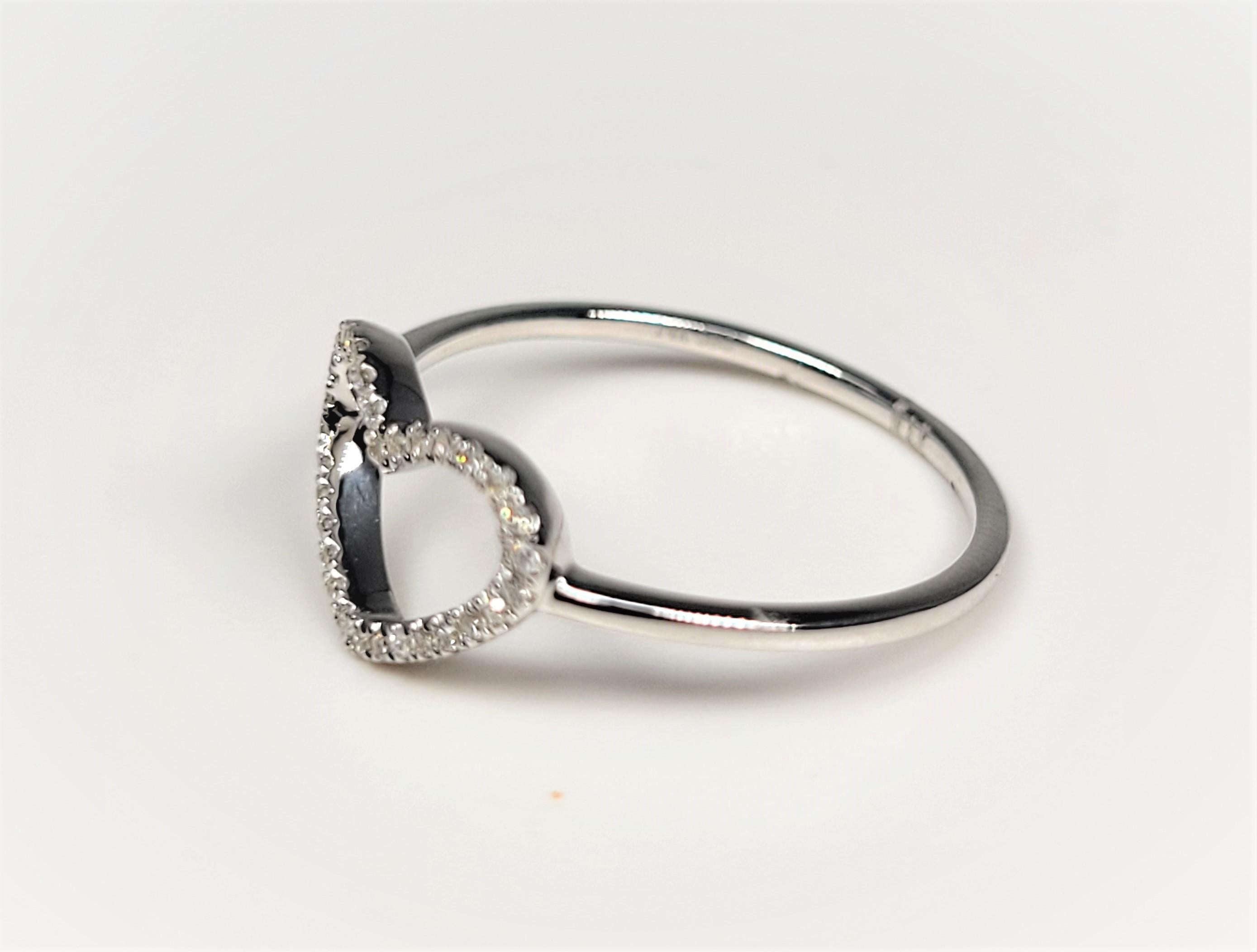 Round Cut Diamond Heart Ring 14 Karat White Gold For Sale