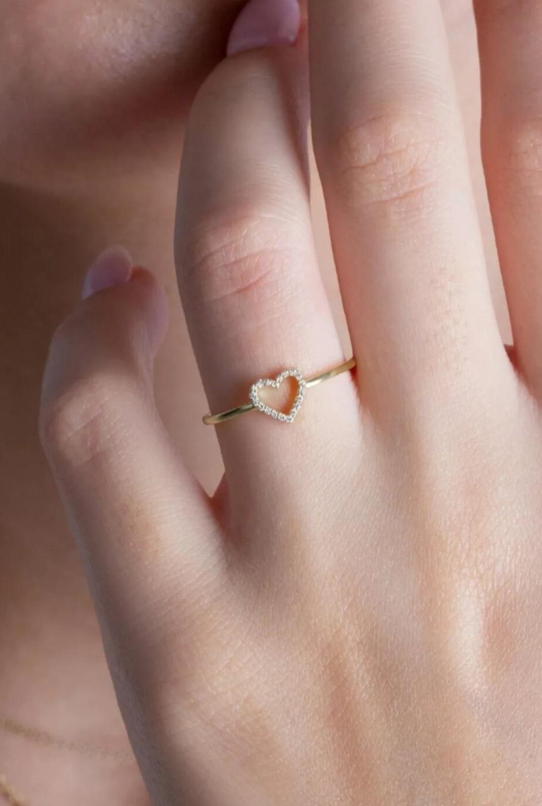 Diamond Heart Ring 14K Solid Gold Heart Stacking Ring For Women Valentines Gift. In New Condition For Sale In Chicago, IL