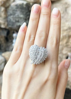 Diamond Heart Ring set in 18K White Gold Settings