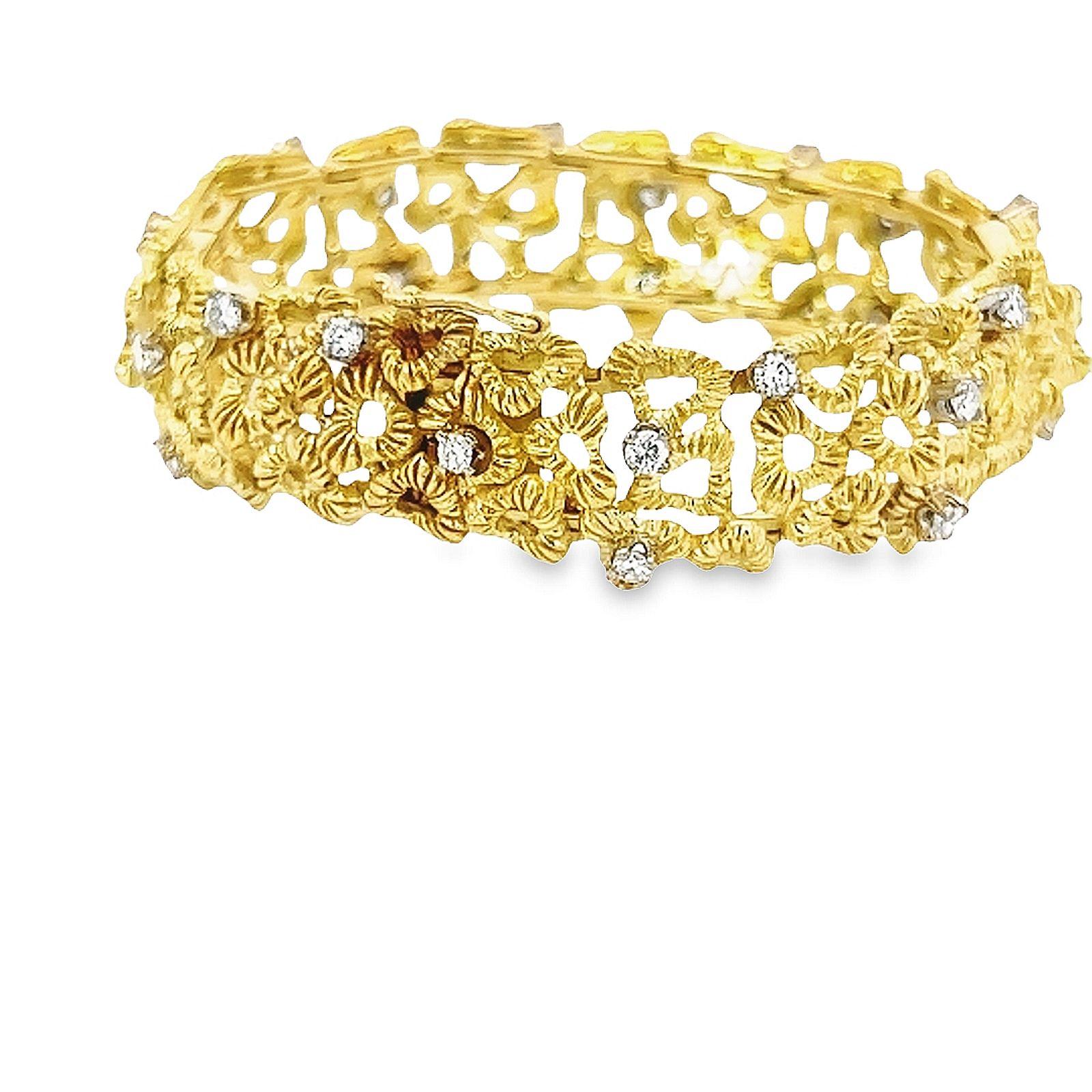 Diamond Heart Shape Yellow Gold Link Bracelet In New Condition For Sale In Beverly Hills, CA