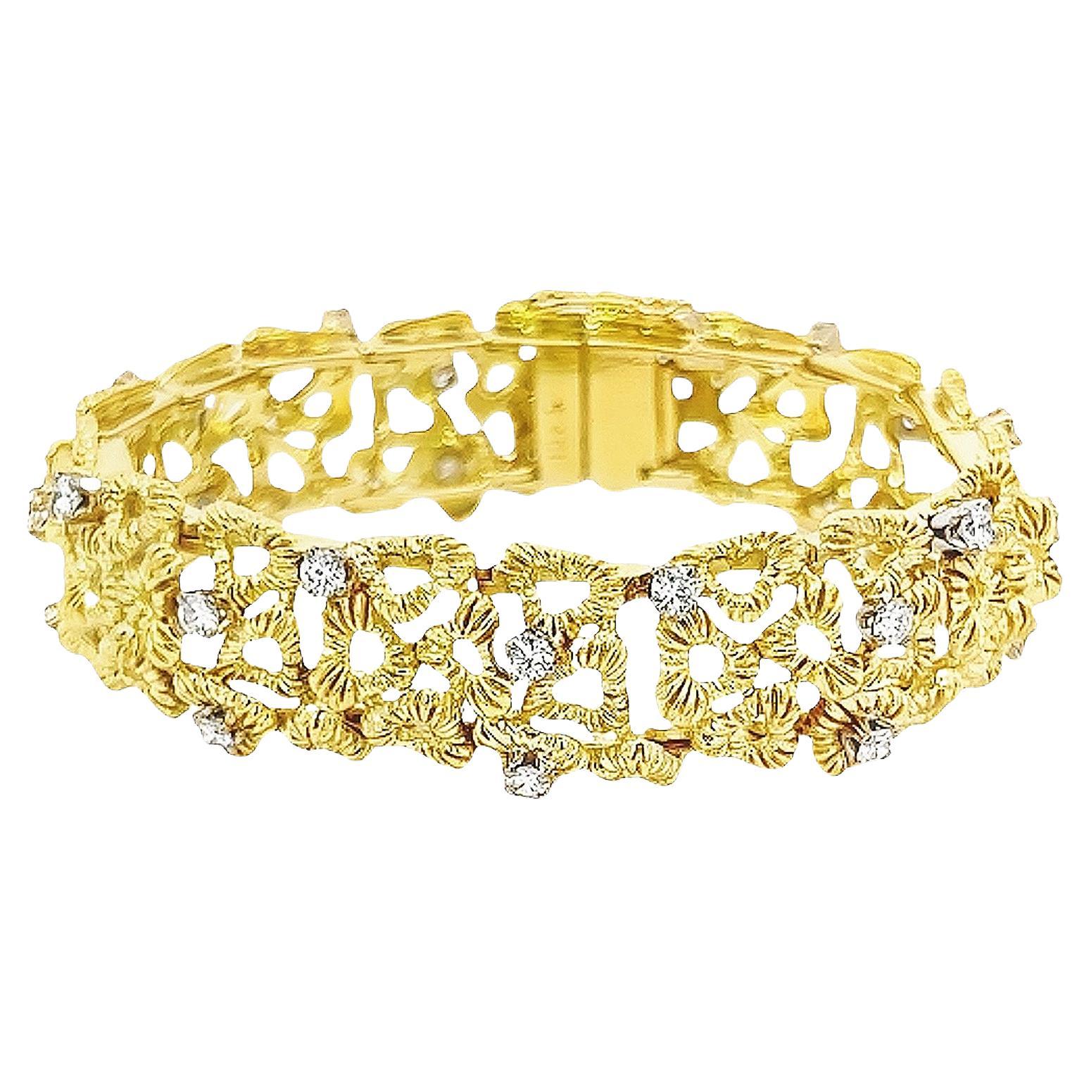 Diamond Heart Shape Yellow Gold Link Bracelet For Sale