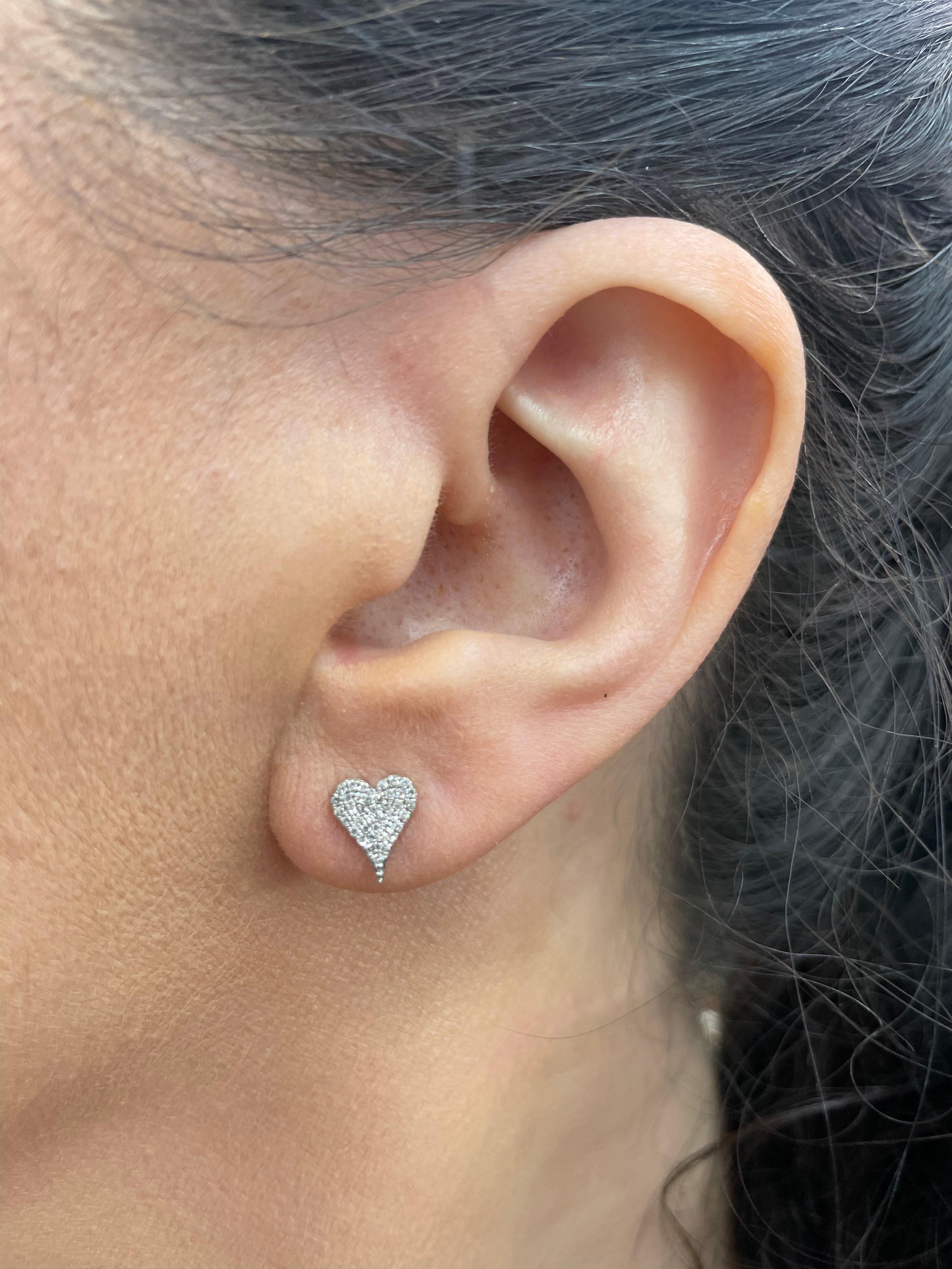 Round Cut Diamond Heart Stud Earrings 0.20 Carats 14 Karat White Gold For Sale