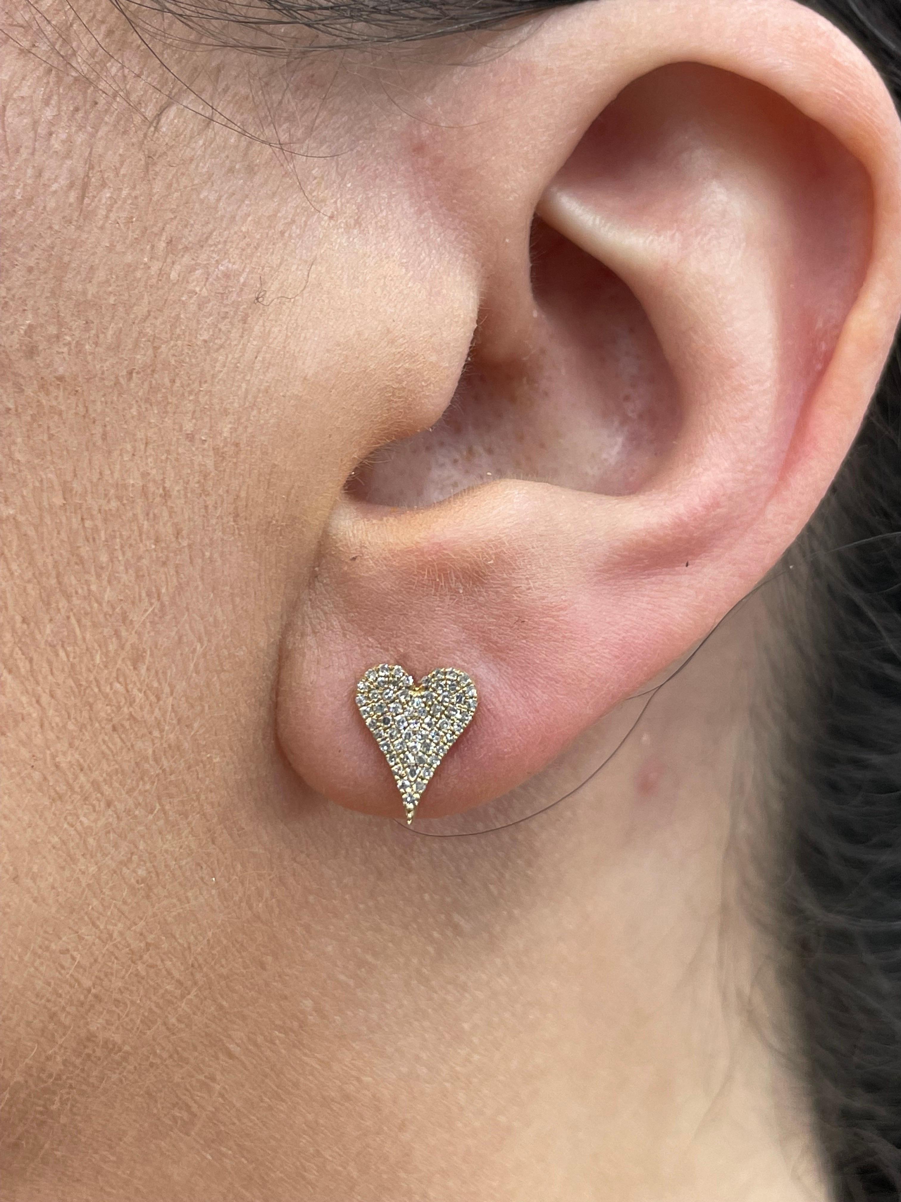 Round Cut Diamond Heart Stud Earrings 0.26 Carats 14 Karat Yellow Gold