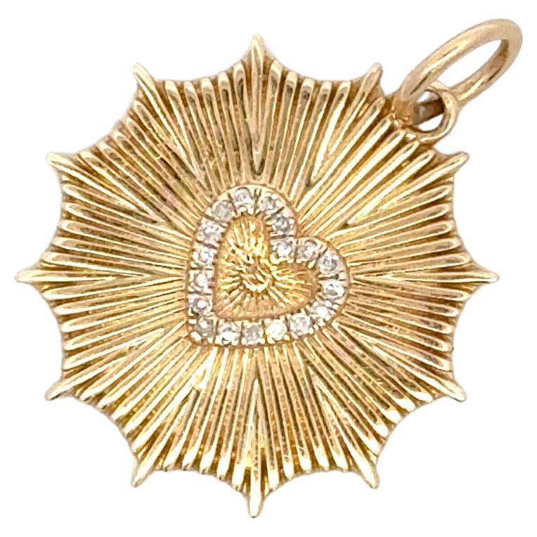 Contemporary Diamond Heart Sunray Disc Pendant 0.07 Carats 14 Karat Yellow Gold Made in Italy For Sale
