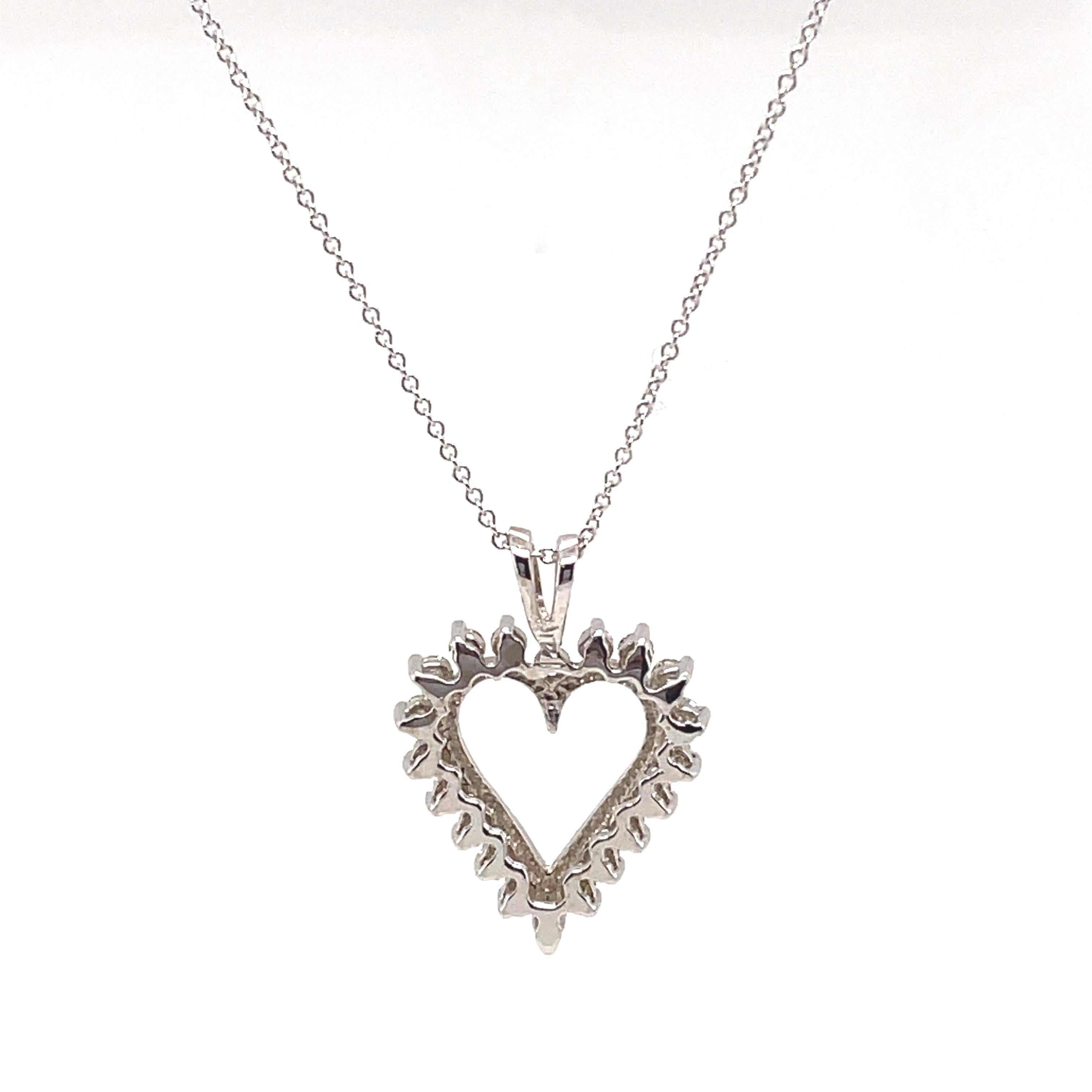 Diamond Heart White Gold Pendant Necklace In New Condition For Sale In BEVERLY HILLS, CA