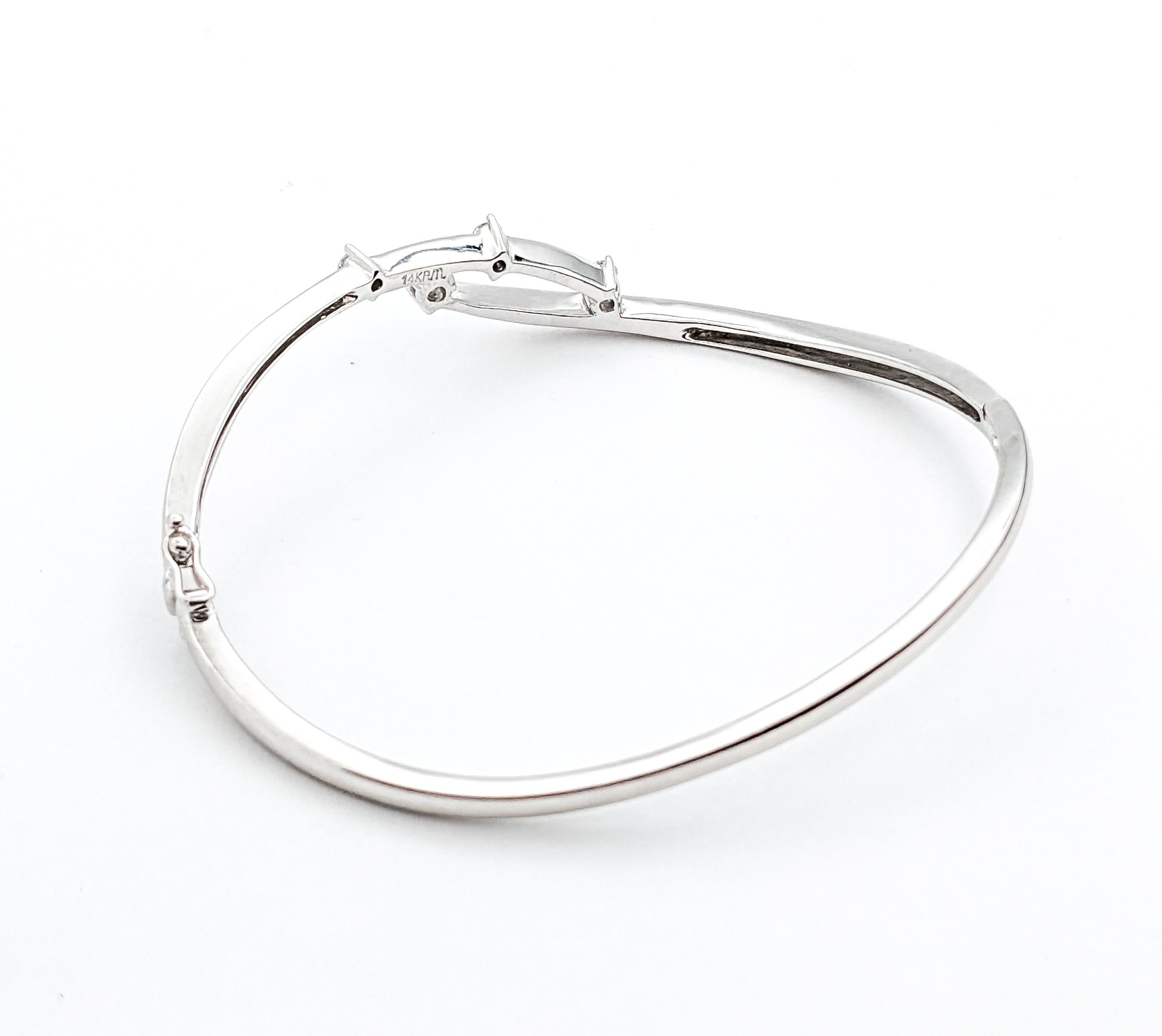Round Cut Diamond Hinged Bangle Bracelet In White Gold For Sale
