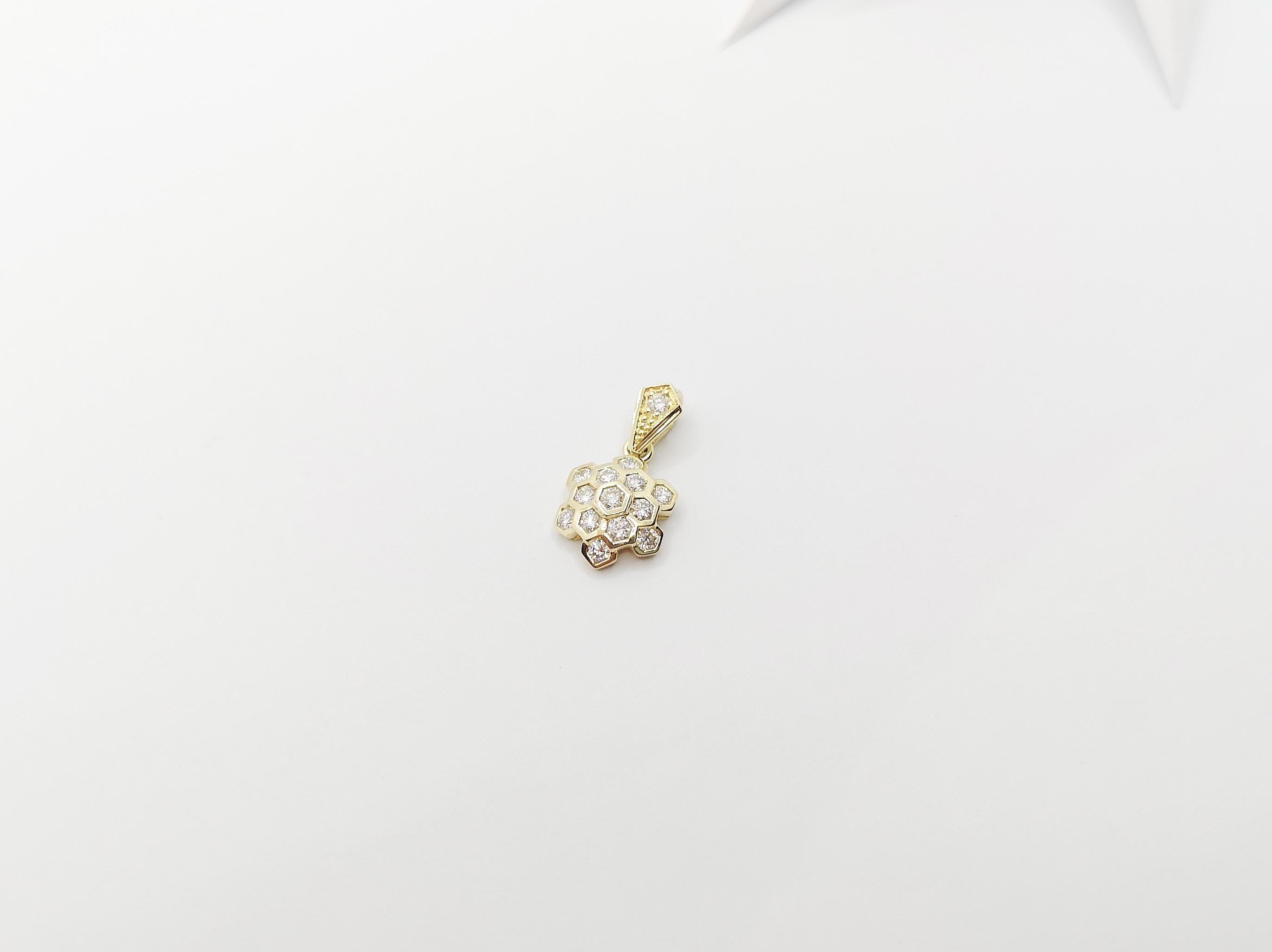 Diamond Honeycomb Pendant Set in 18 Karat Gold Settings For Sale 1
