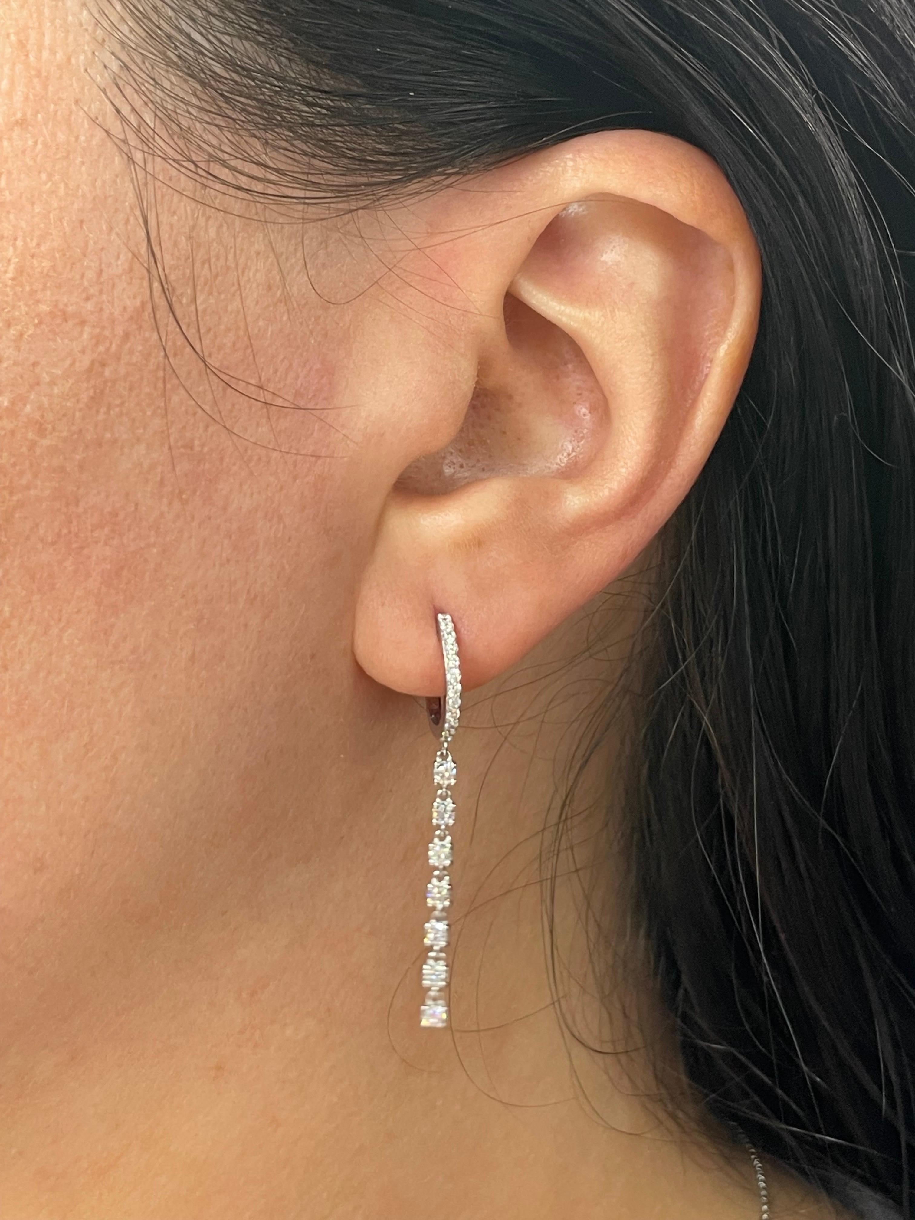 Diamond Hoop Dangle Drop Earrings 0.93 Carats 18 Karat White Gold In New Condition For Sale In New York, NY