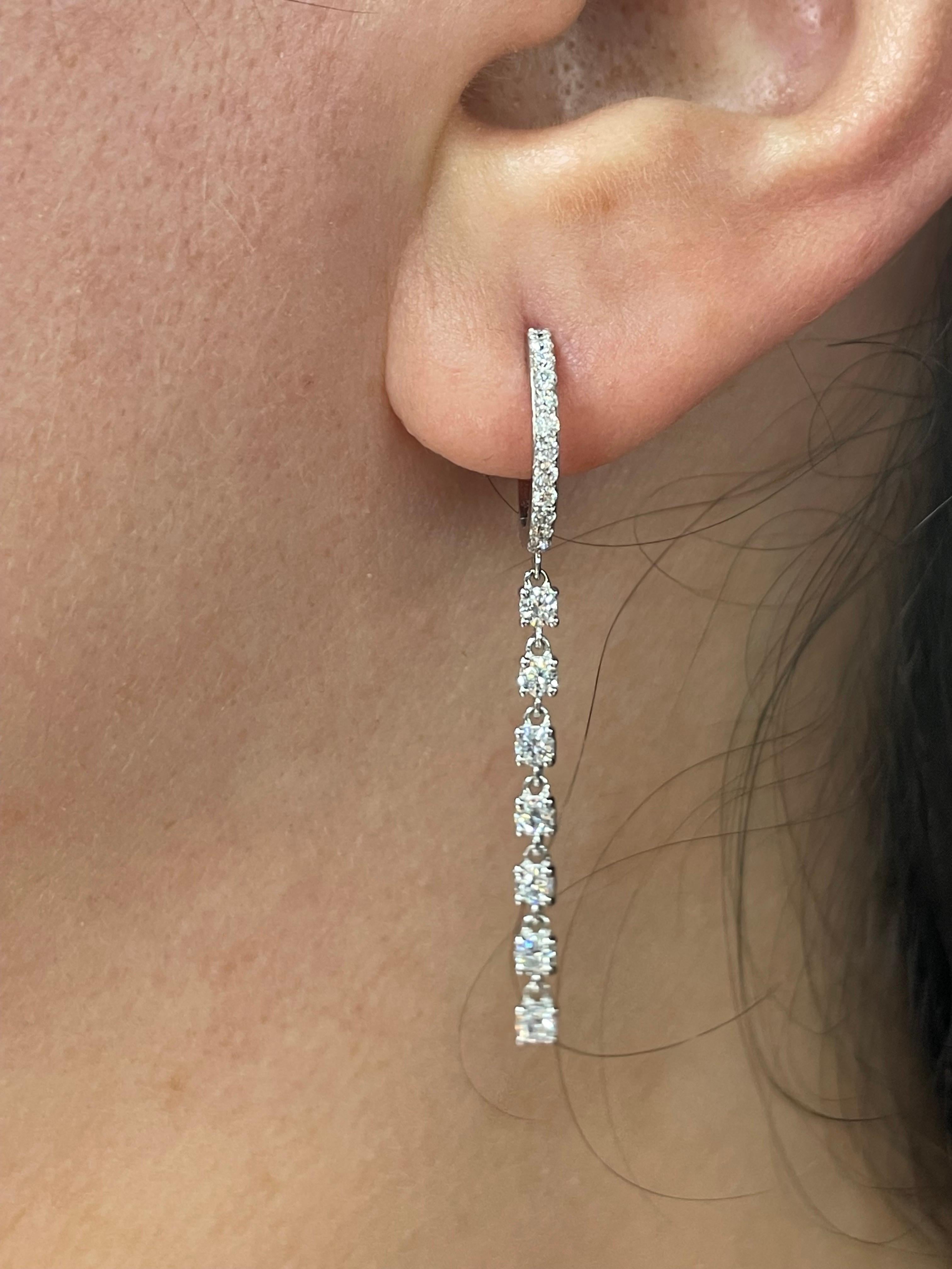 Women's Diamond Hoop Dangle Drop Earrings 0.93 Carats 18 Karat White Gold For Sale