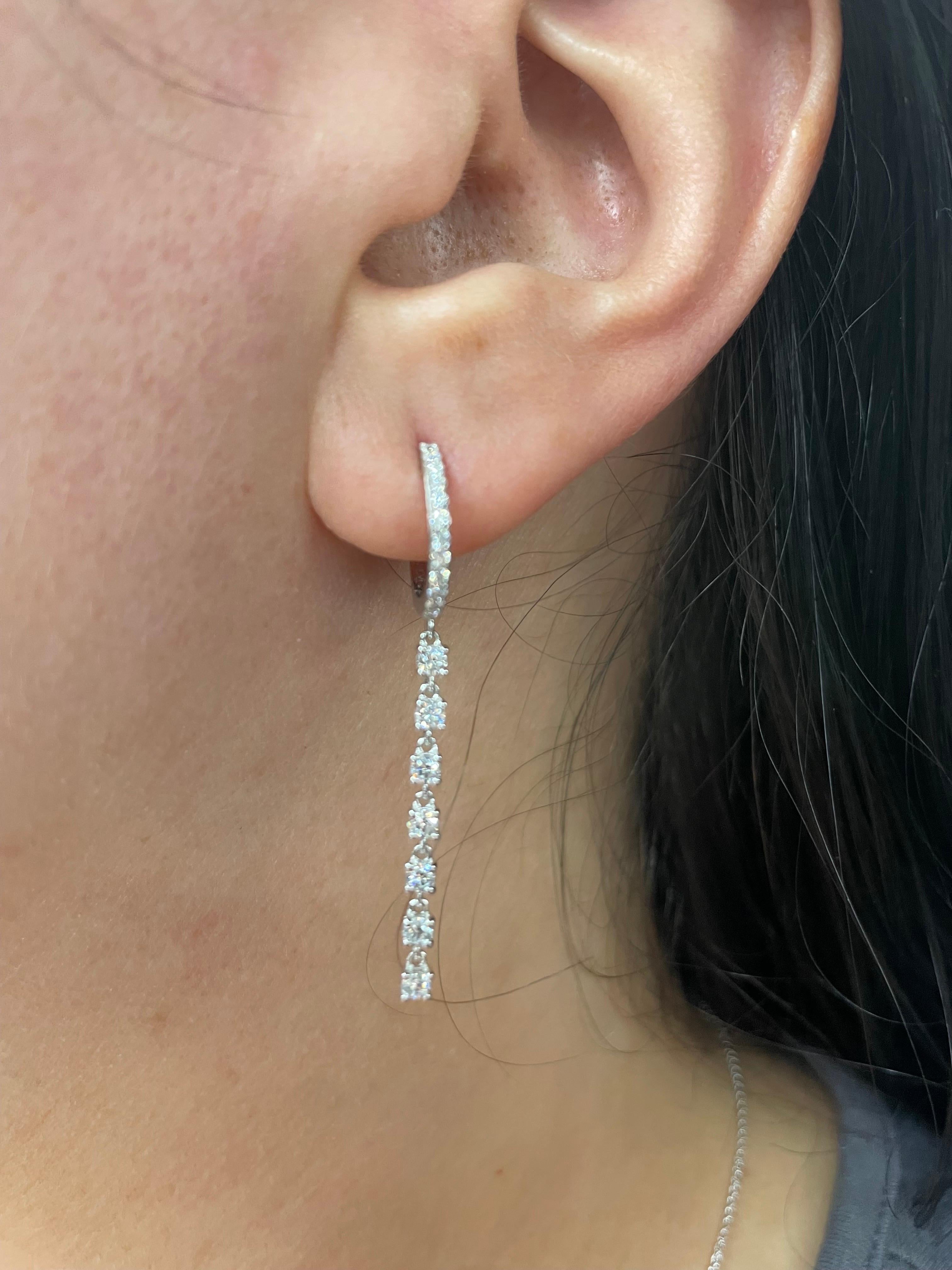 Diamond Hoop Dangle Drop Earrings 0.93 Carats 18 Karat White Gold For Sale 1