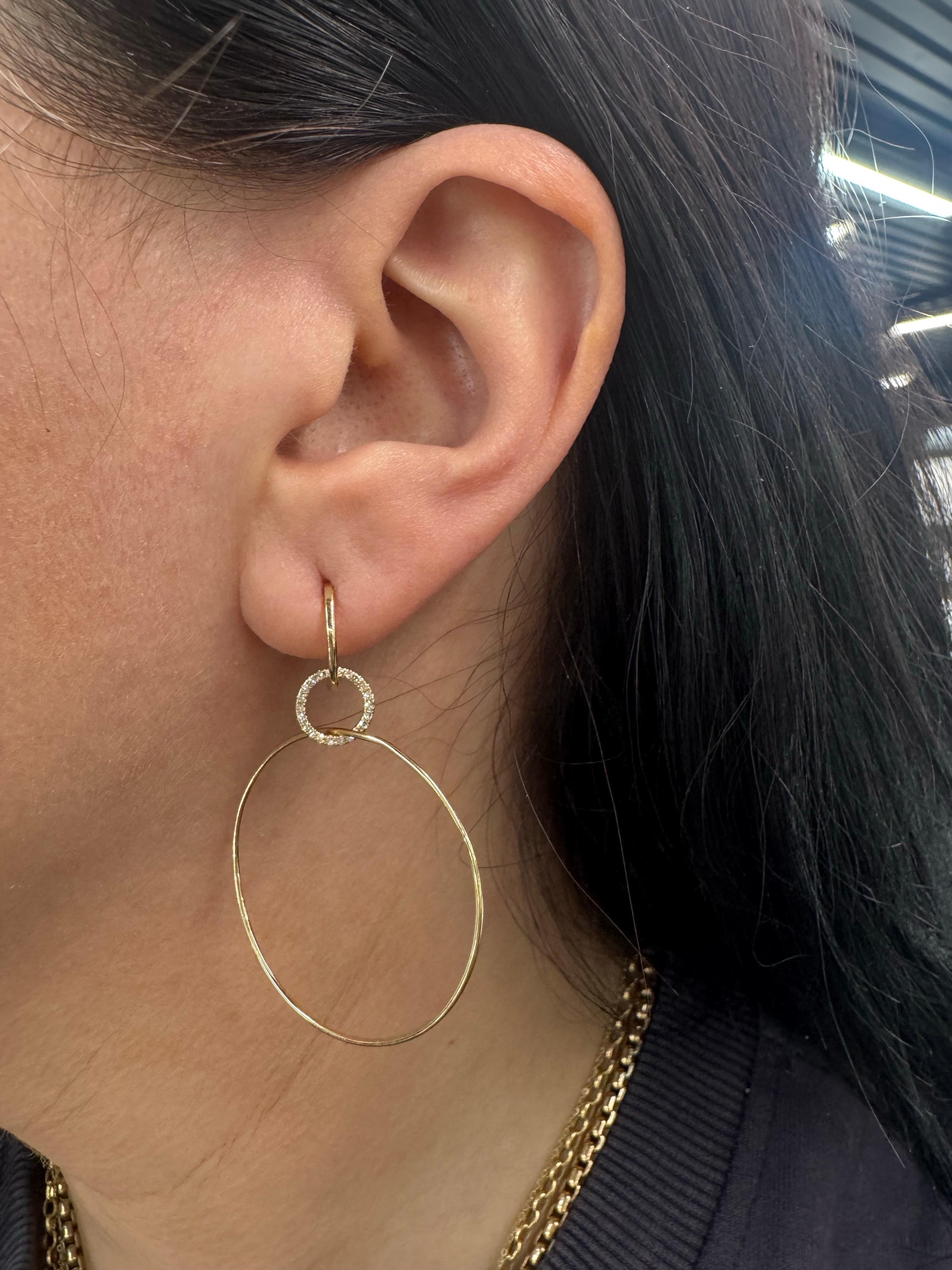 Taille ronde Diamond Hoop Drop Earrings 0.05 Carats 14 Karat Yellow Gold en vente