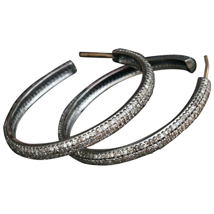 Orecchino a cerchio con diamante Orecchino a cerchio in argento 925 Gioielli alla moda Regalo di compleanno. in vendita
