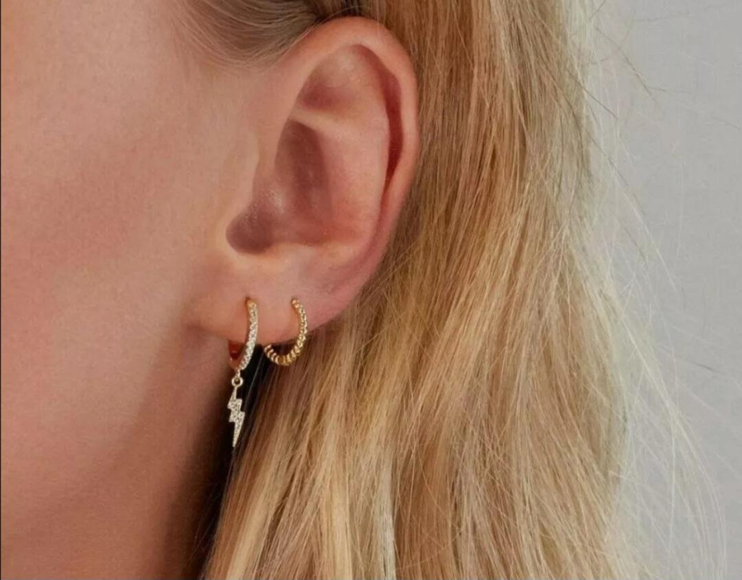 Pendiente de aro de diamantes para mujer Pendiente de aro de oro macizo de 14 quilates para regalo de Navidad. en venta 4