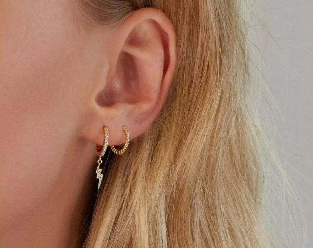Pendiente de aro de diamantes para mujer Pendiente de aro de oro macizo de 14 quilates para regalo de Navidad. Corte redondo en venta