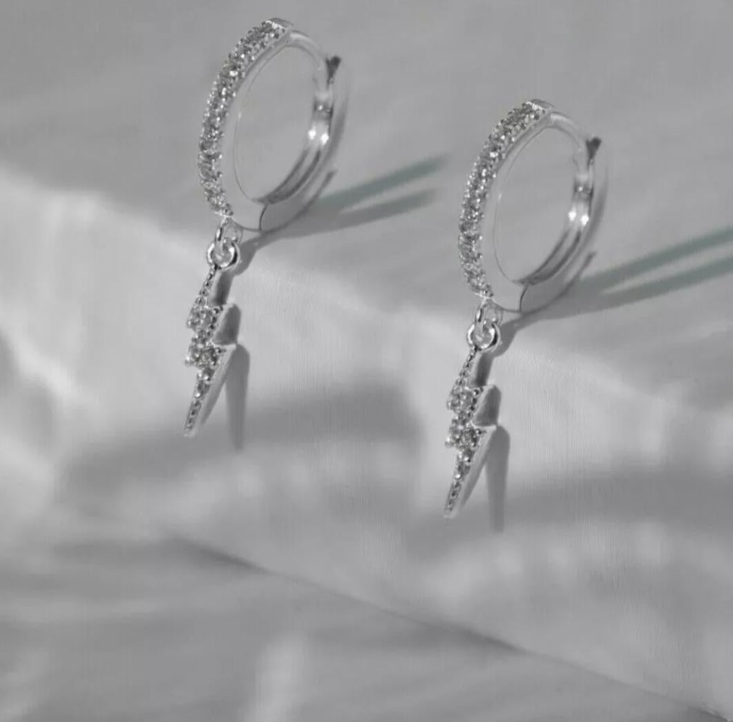 Femenino o masculino Pendiente de aro de diamantes para mujer Pendiente de aro de oro macizo de 14 quilates para regalo de Navidad. en venta