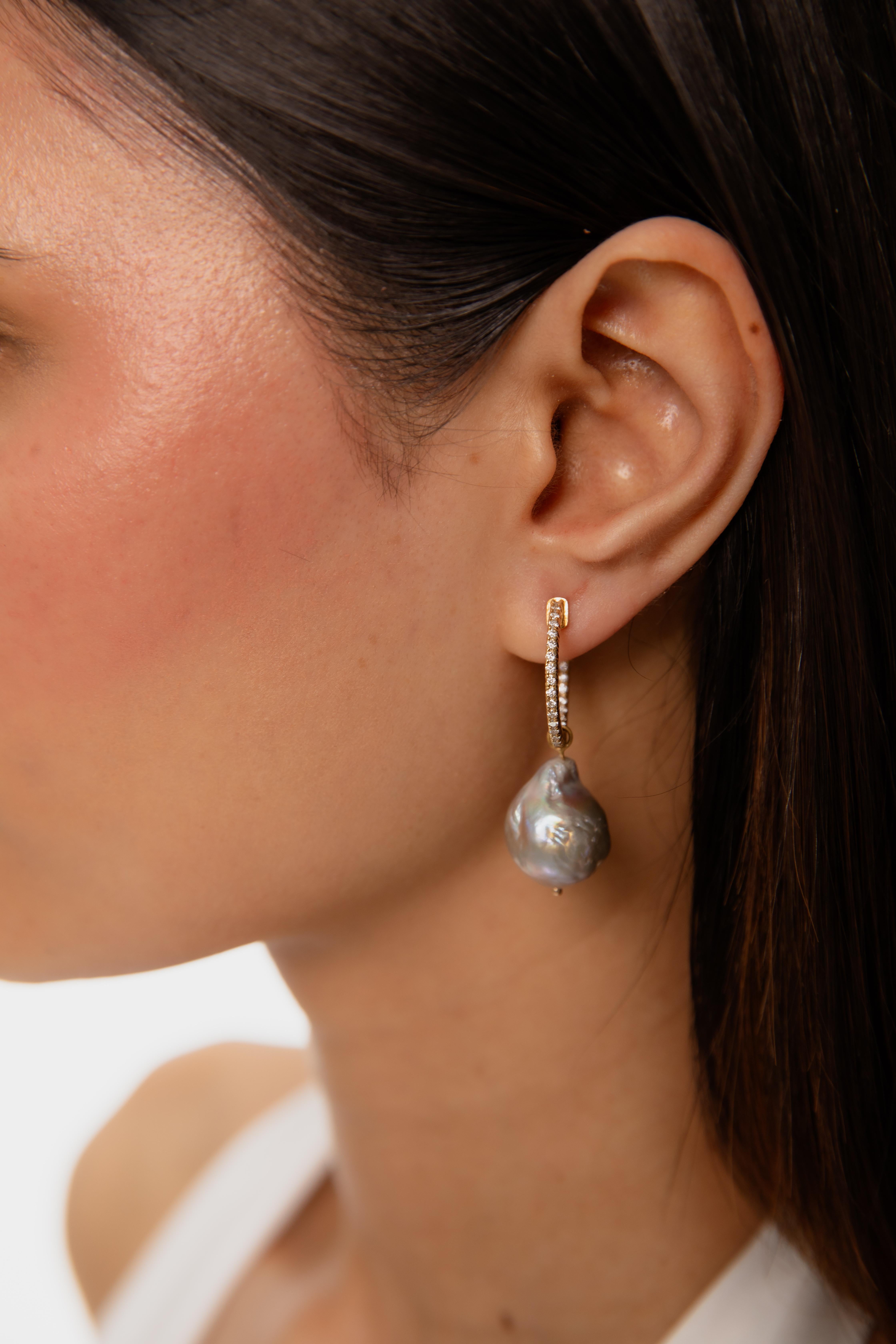 Diamond Hoop Earring with detachable Pearls In Excellent Condition For Sale In New York, NY