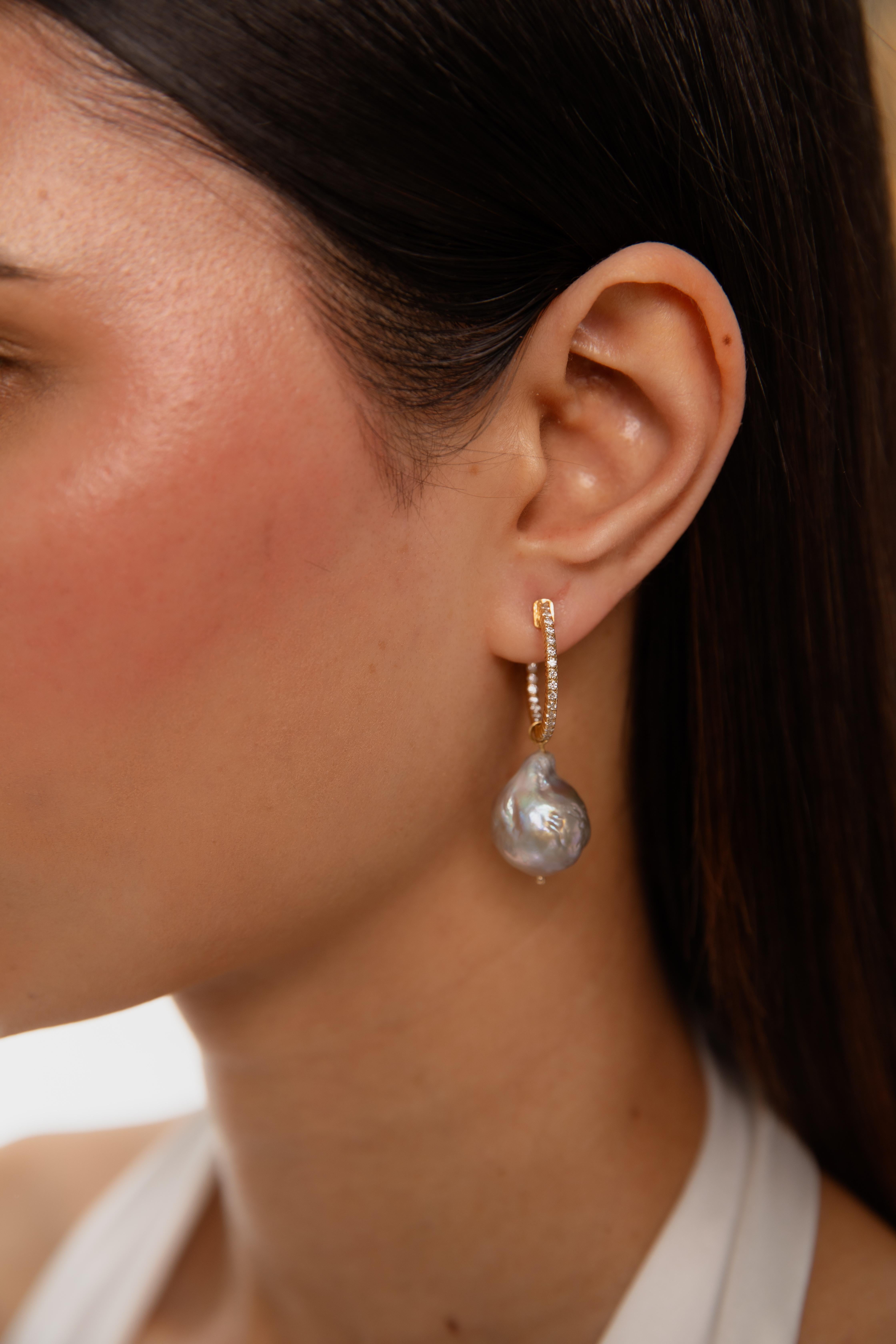 Diamond Hoop Earring with detachable Pearls For Sale 1