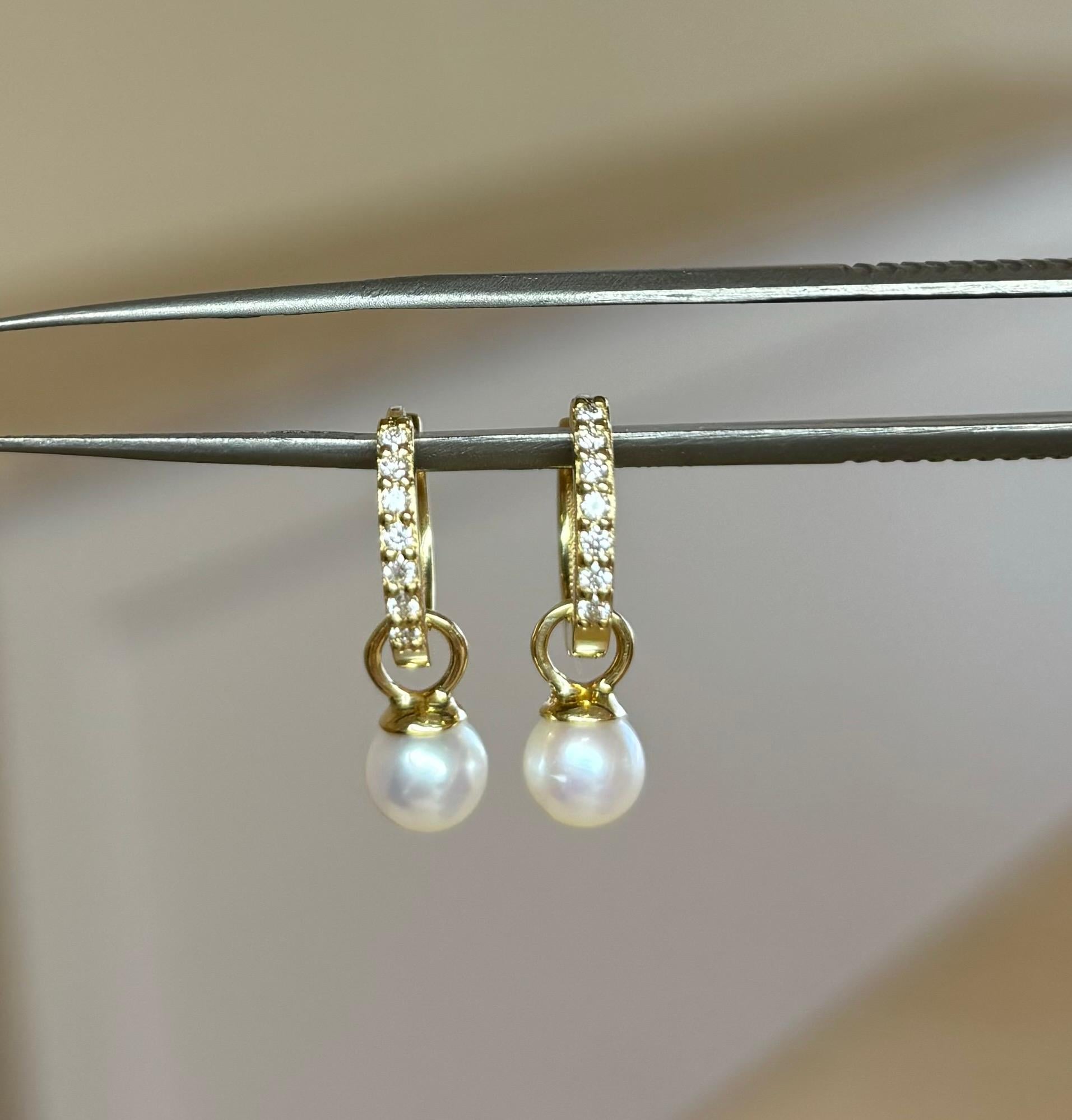 Diamond Hoop Earrings, 0.16cts with detachable pearl charms, 18K Gold In New Condition For Sale In Nicosia, CY