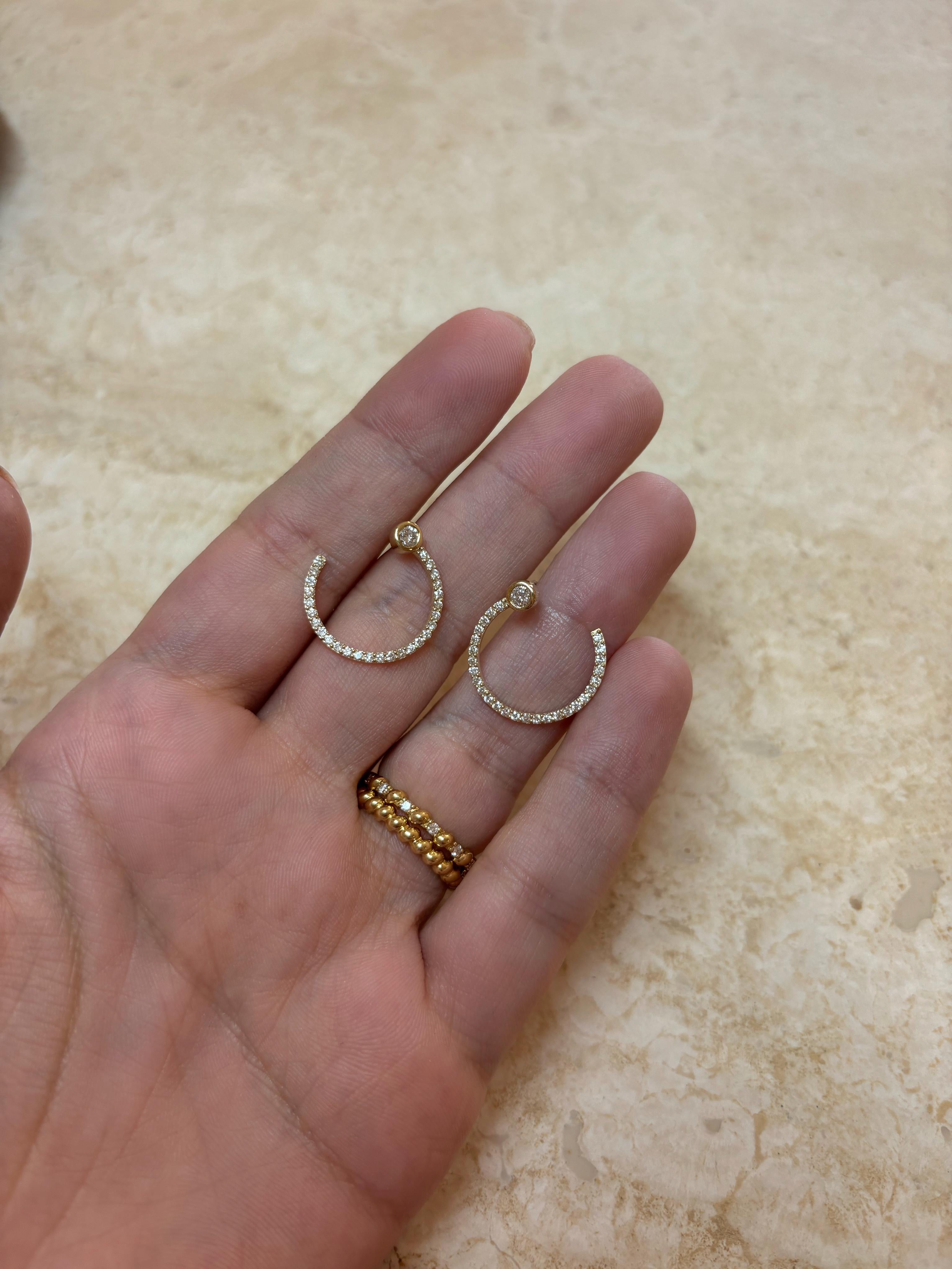 0.70cts Diamond Hoop Earrings, 18K Gold In New Condition For Sale In Nicosia, CY