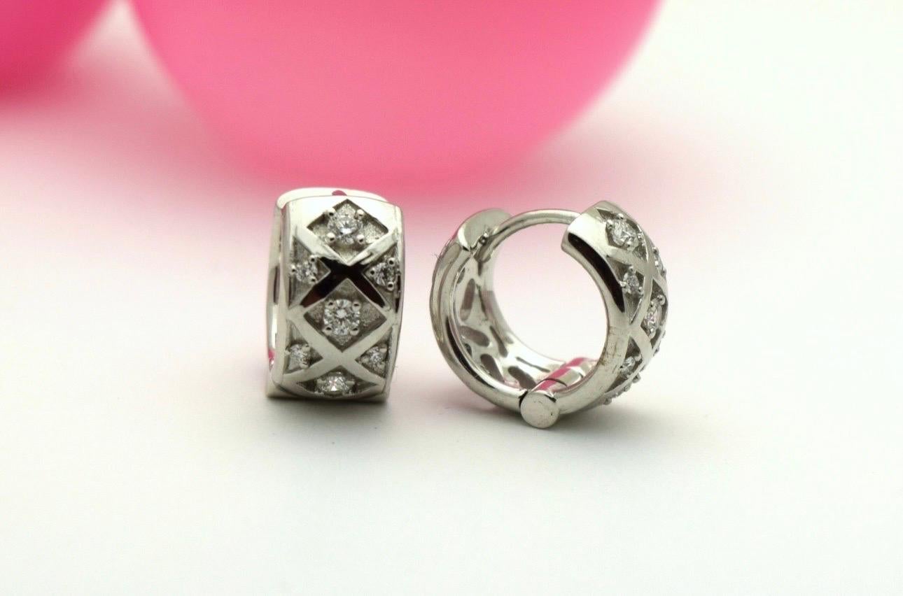 da uomo o donna Orecchini a cerchio con diamanti Orecchini a leva in oro 18KT Diamanti fini VS chiarezza F in vendita