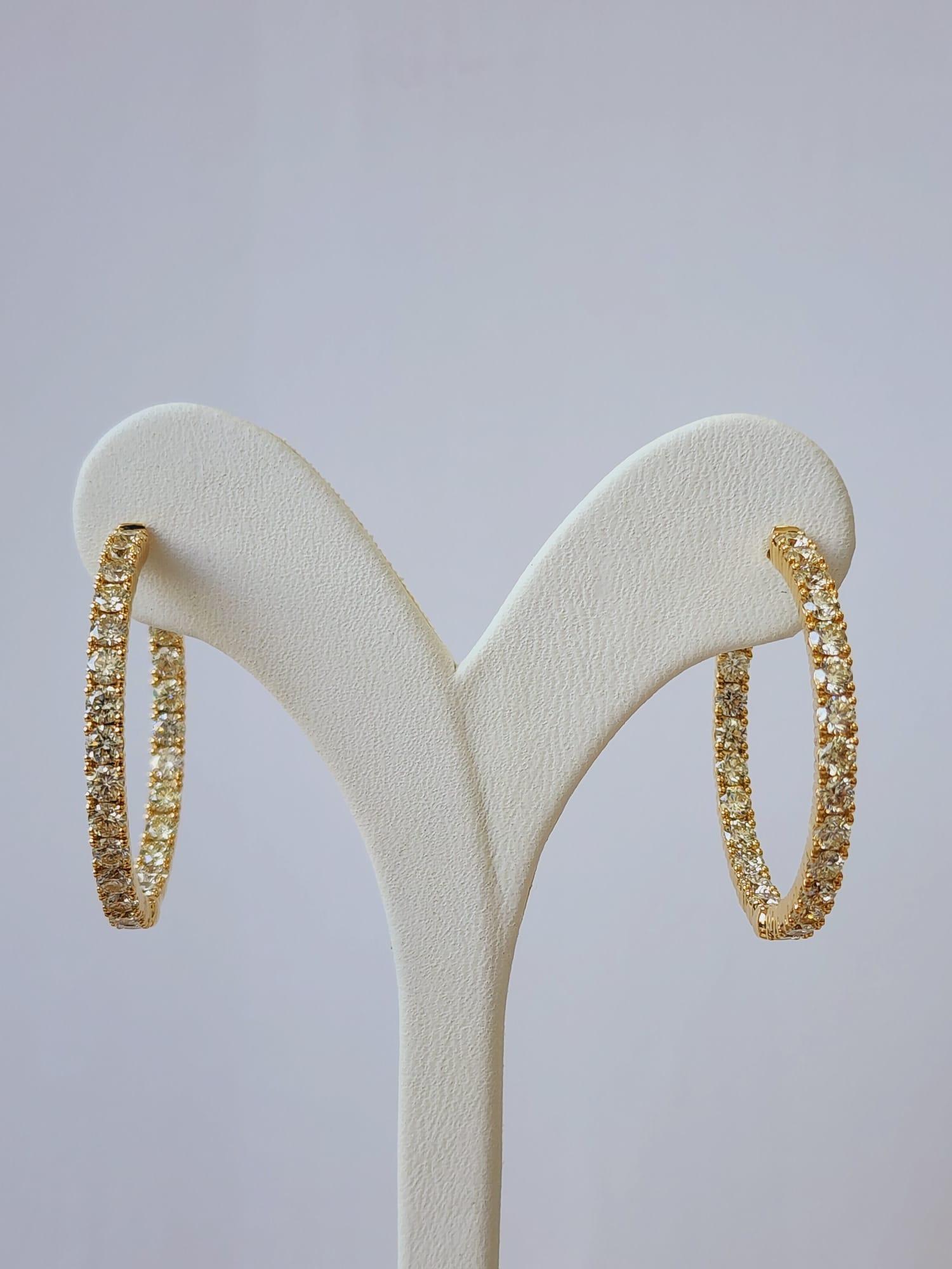 Women's Diamond Hoop Earrings 4.25 Carat in 18 K Yellow Gold For Sale